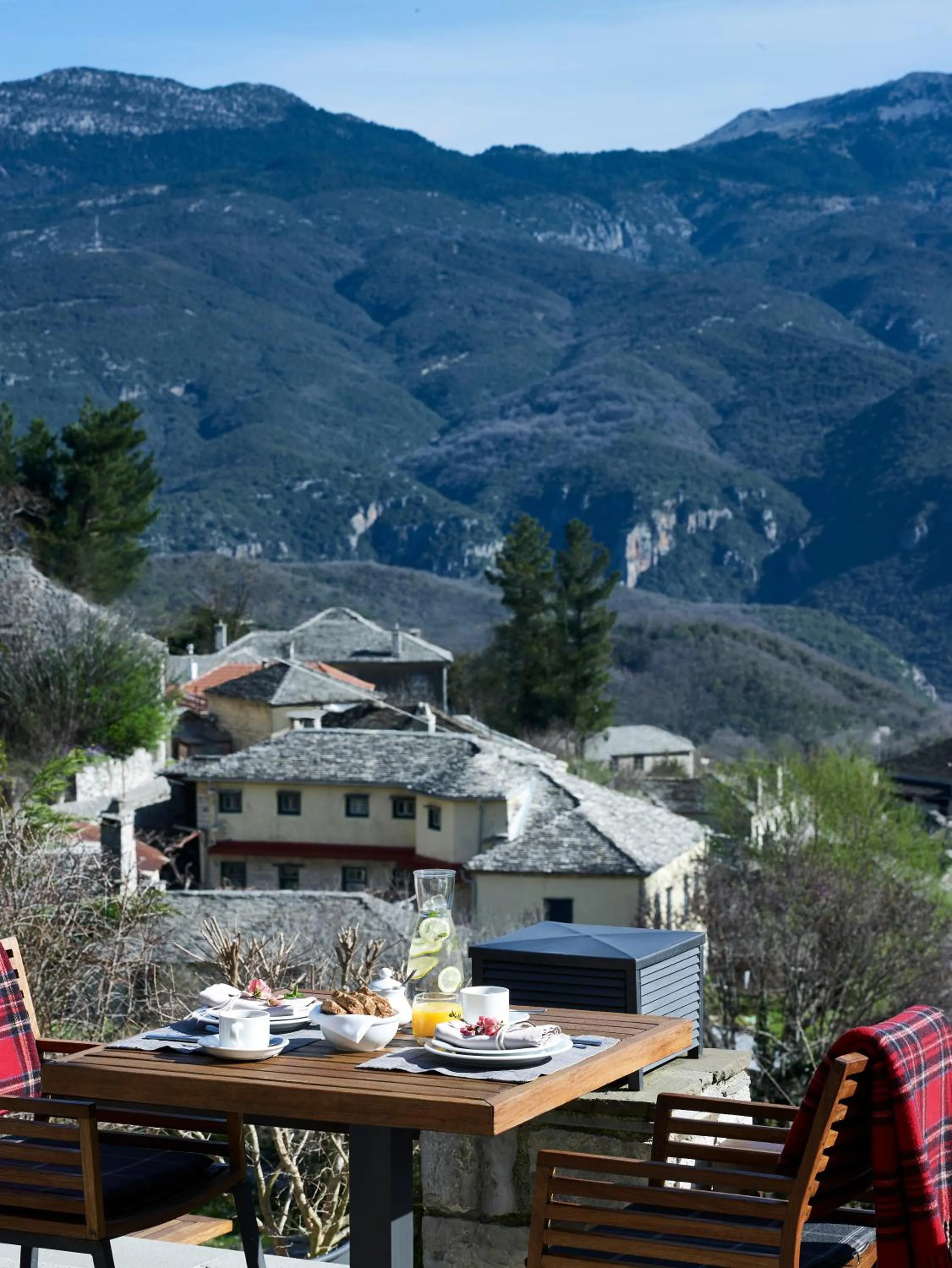 Buffet breakfast in Aristi Mountain Resort