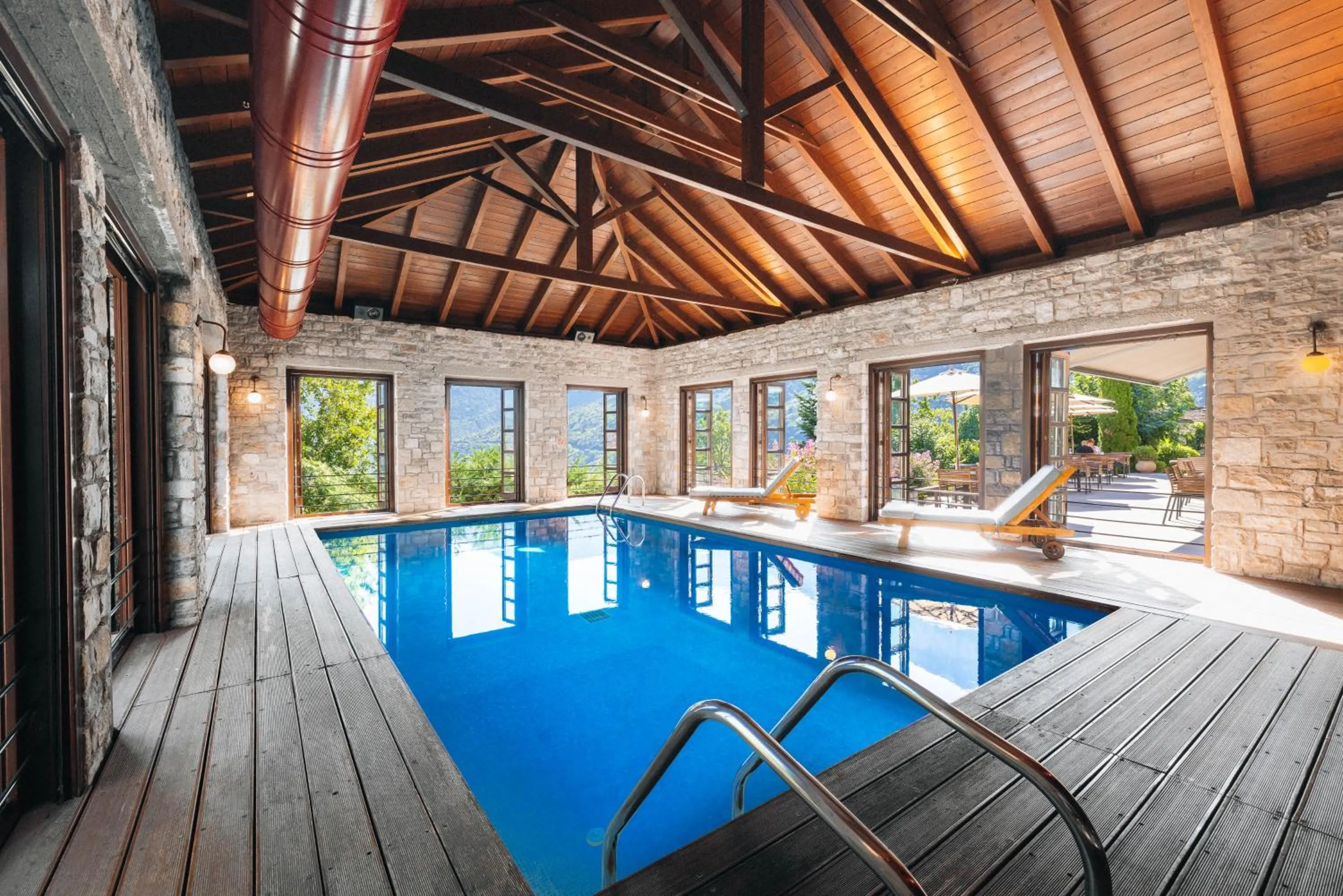 Swimming pool in Aristi Mountain Resort