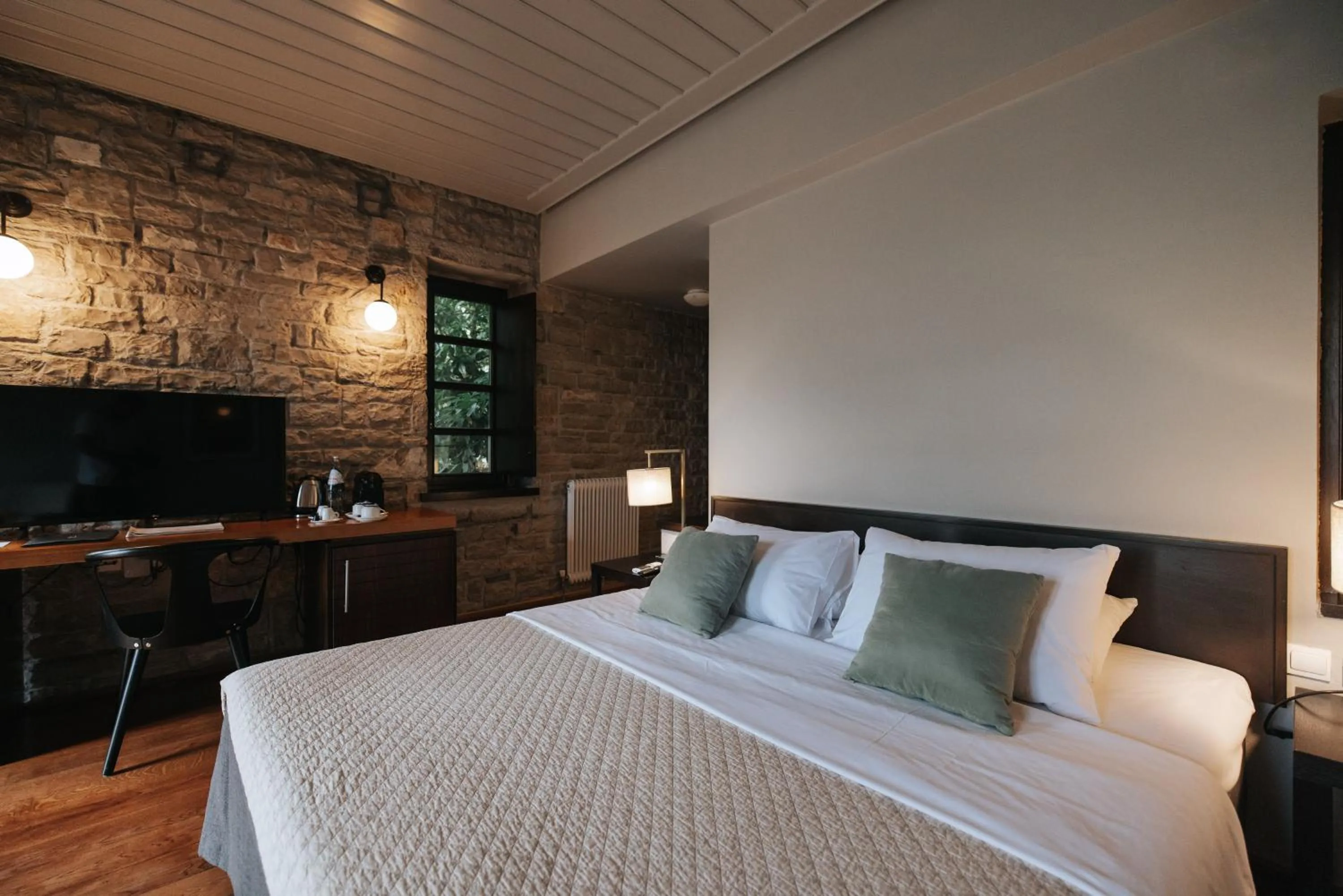 Bedroom, Bed in Aristi Mountain Resort