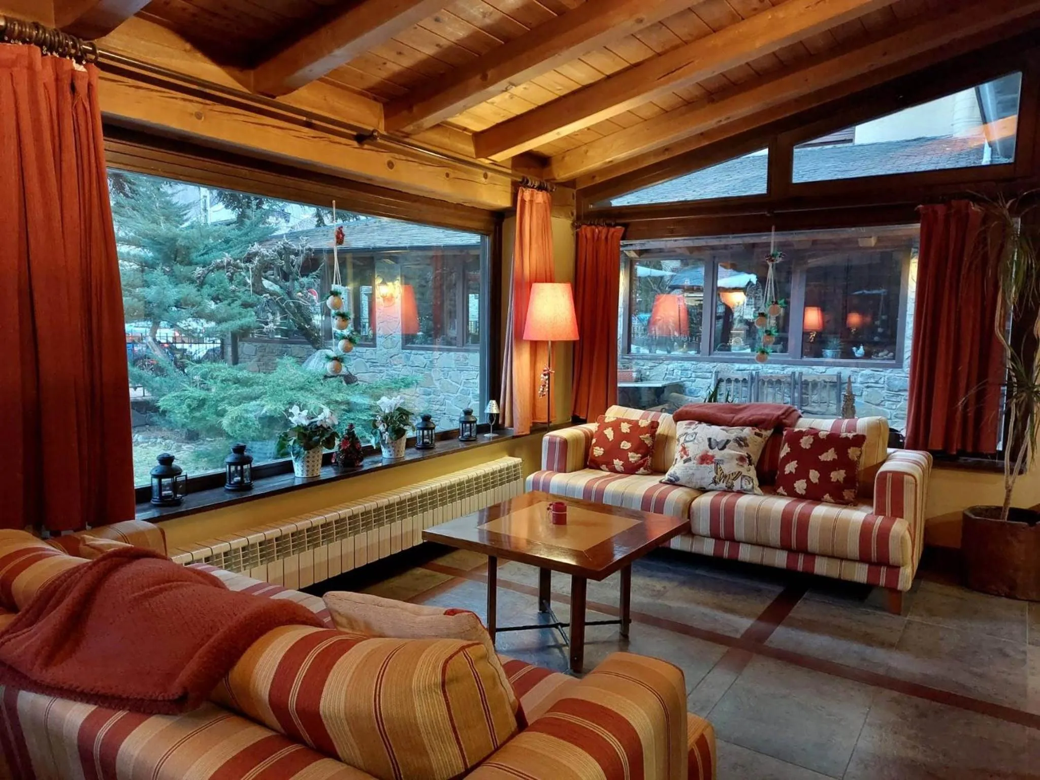 Lobby or reception in Hotel Saurat