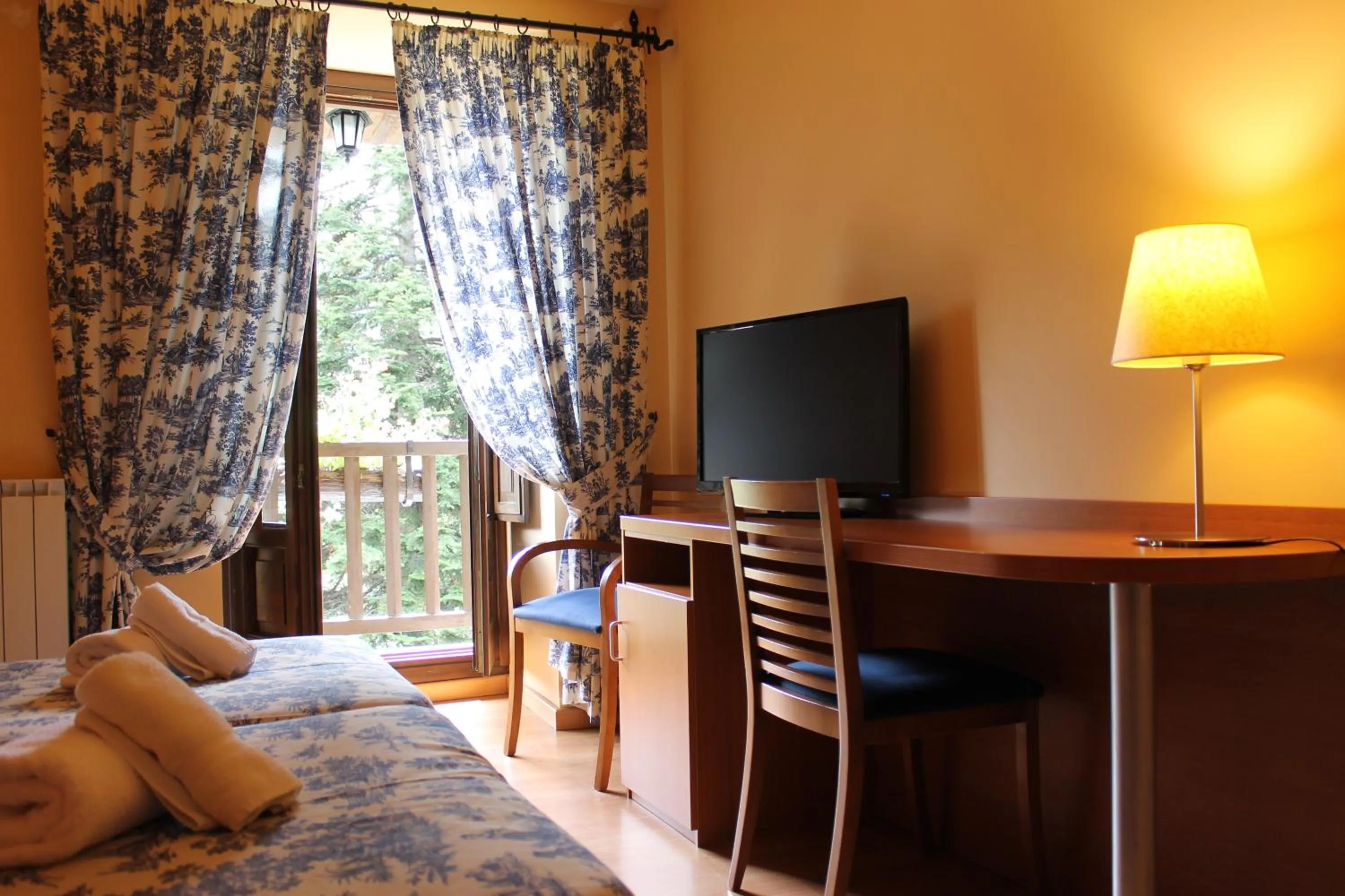 Decorative detail, Bed in Hotel Saurat