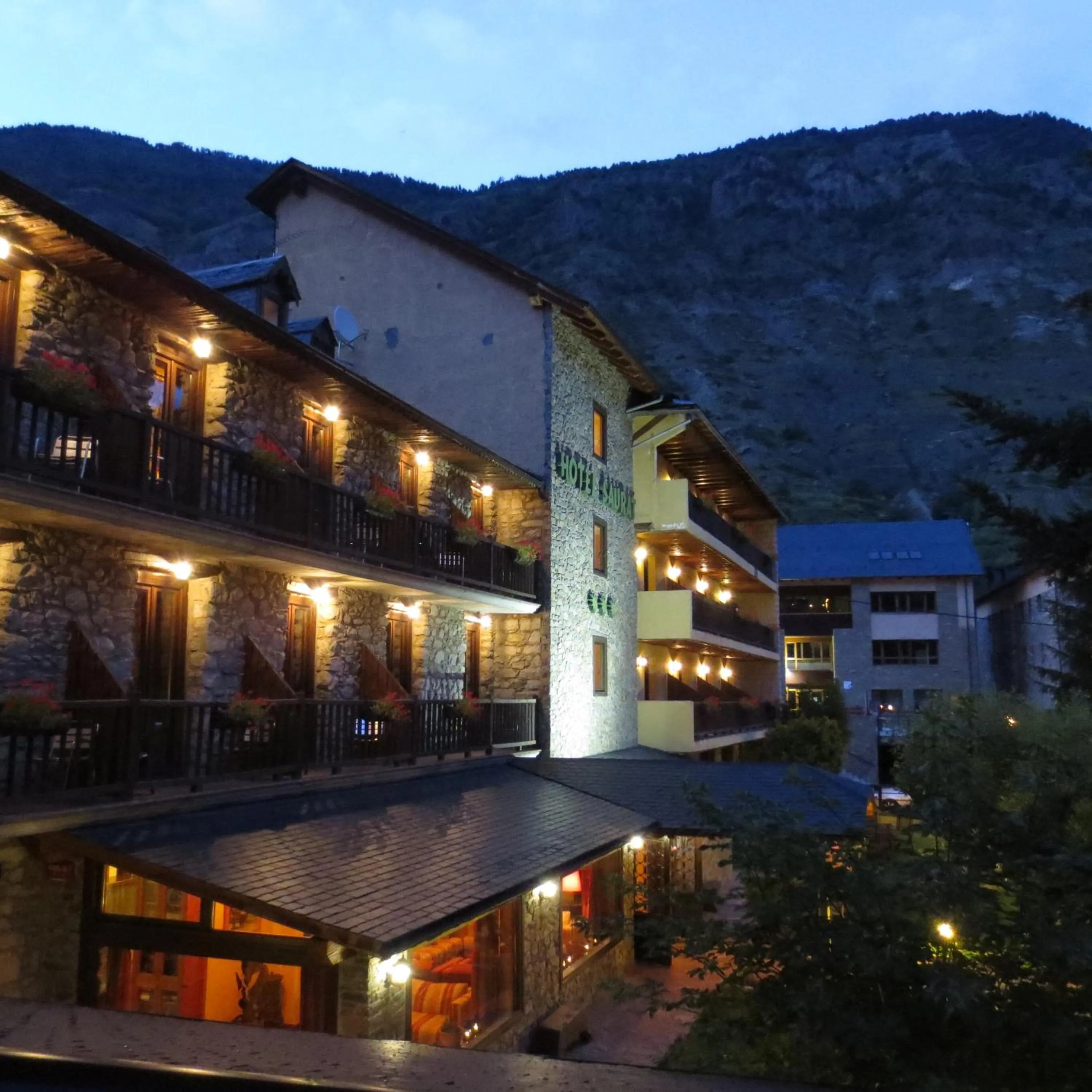 Facade/entrance in Hotel Saurat