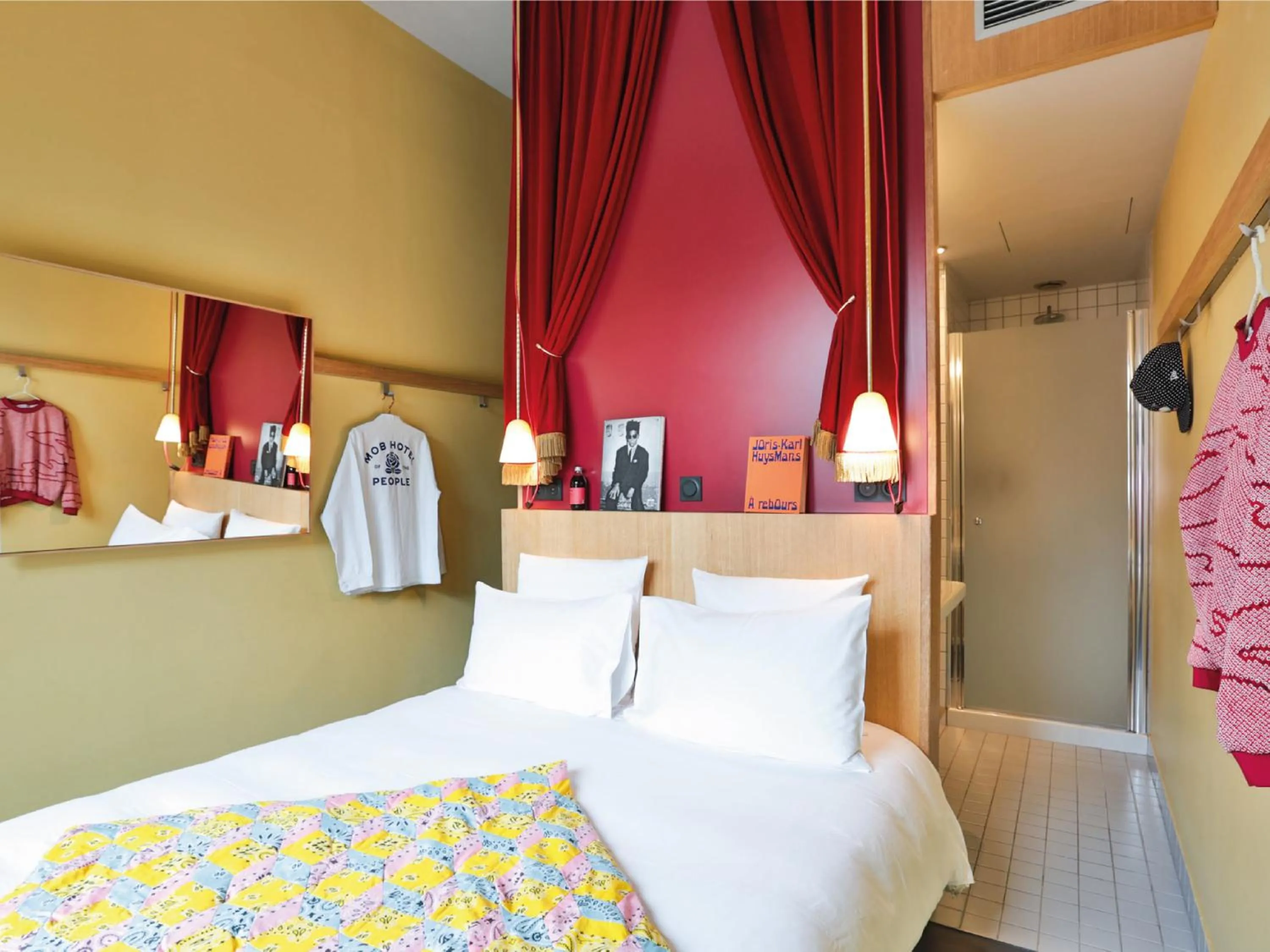 Bedroom, Bed in MOB HOTEL Paris Les Puces