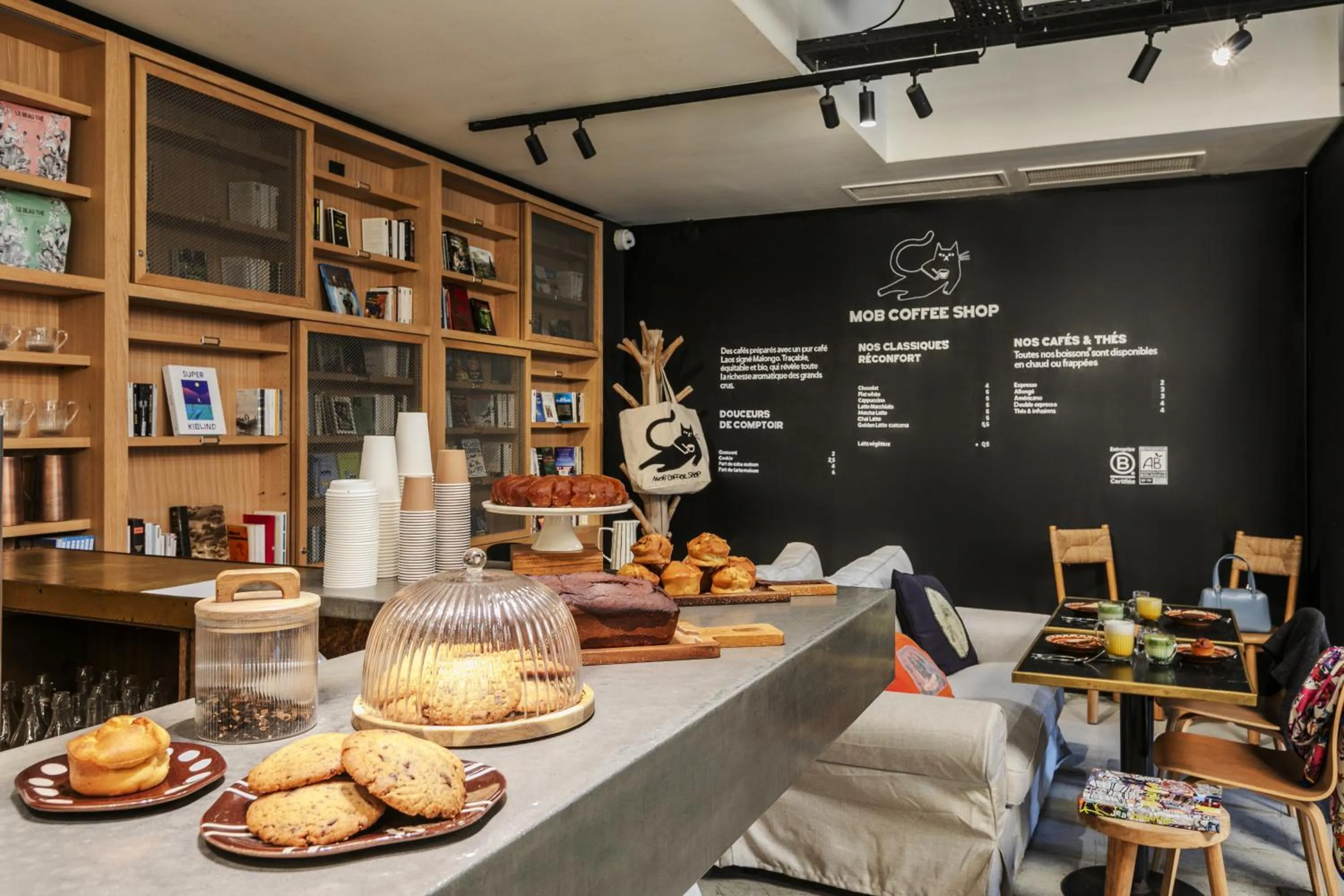 MOB HOTEL Paris Les Puces