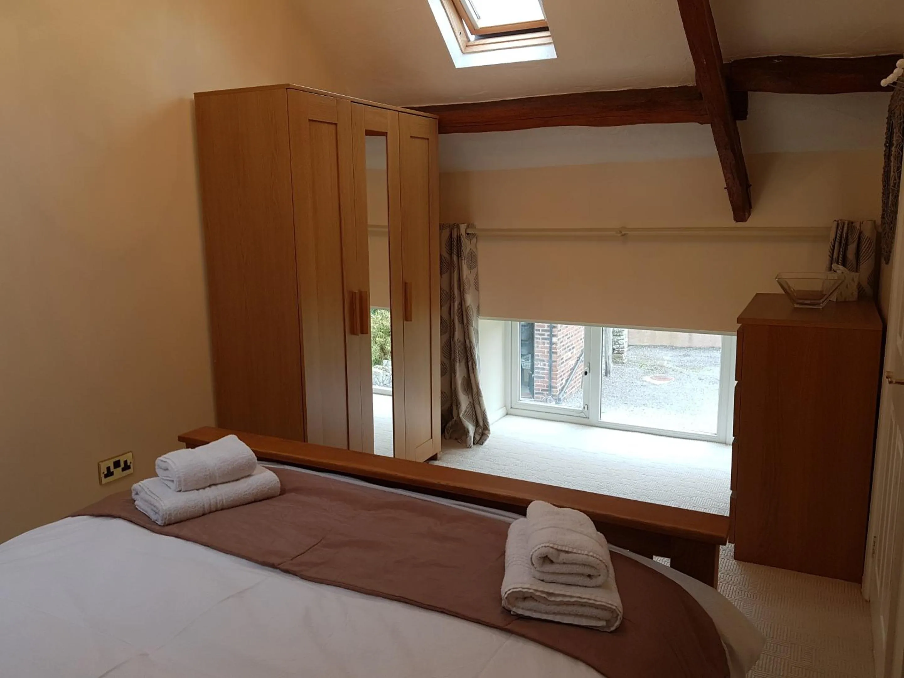 Bedroom, Bed in Green View Lodges