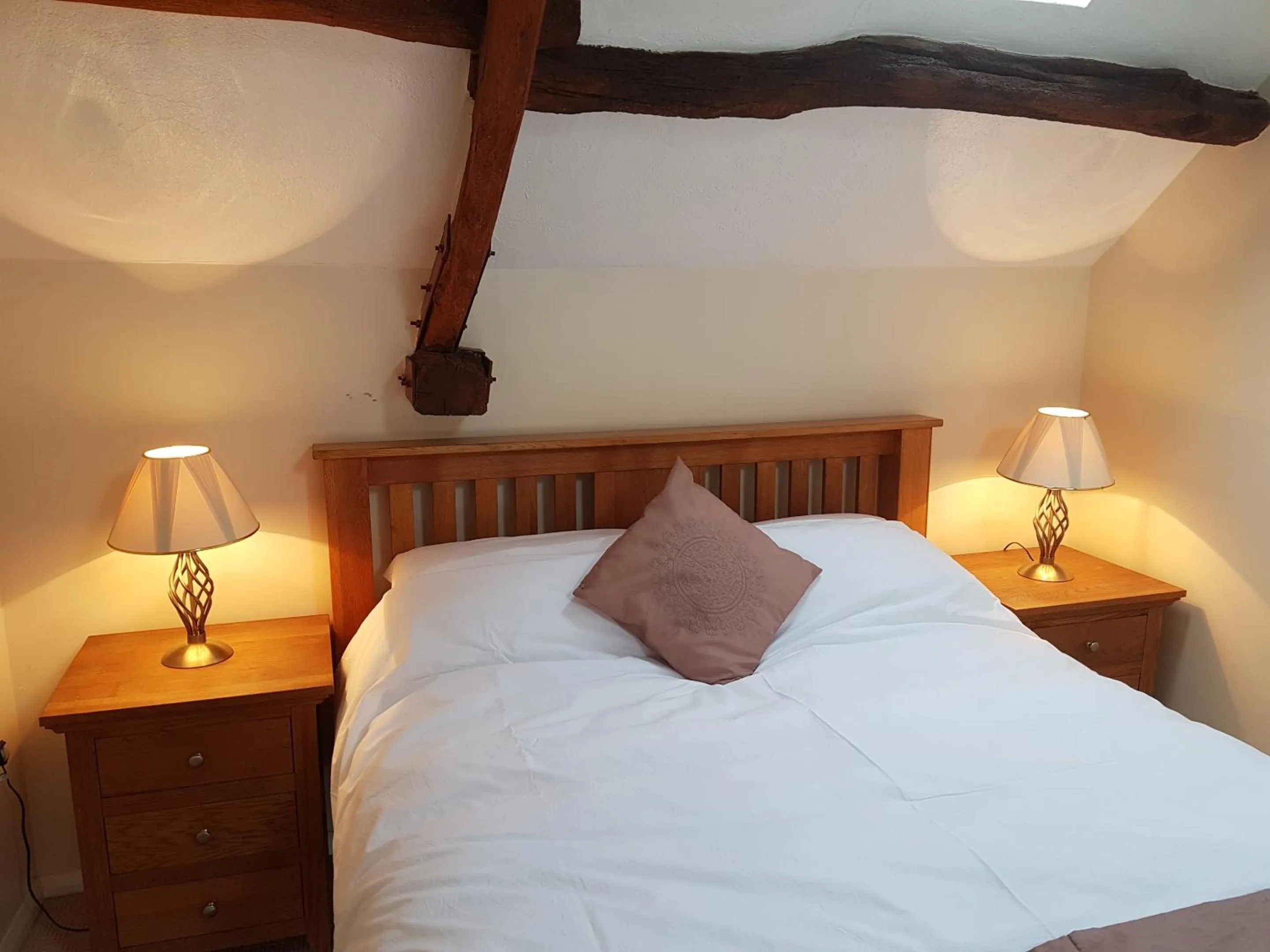 Bedroom, Bed in Green View Lodges