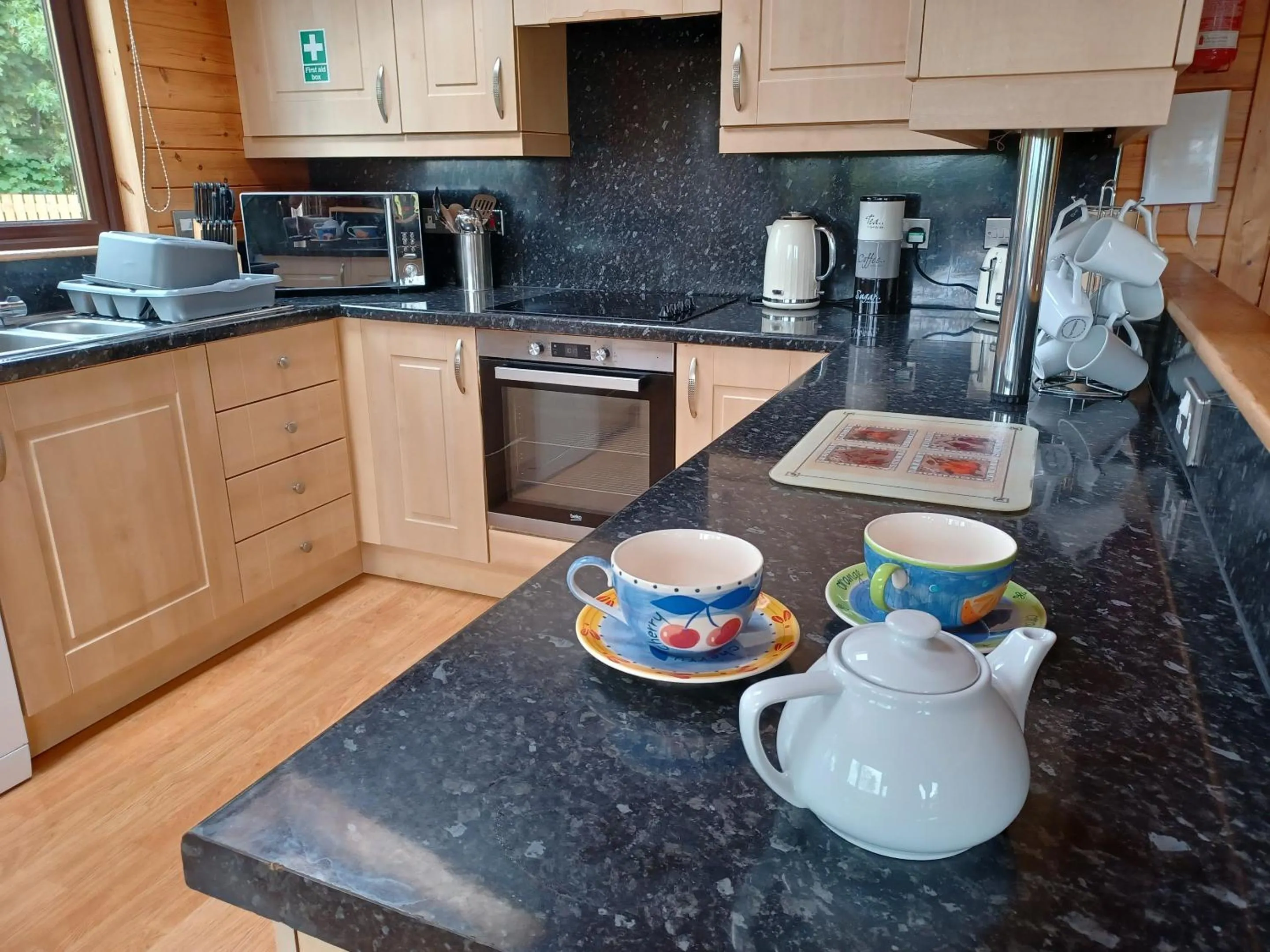 Kitchen or kitchenette in Green View Lodges