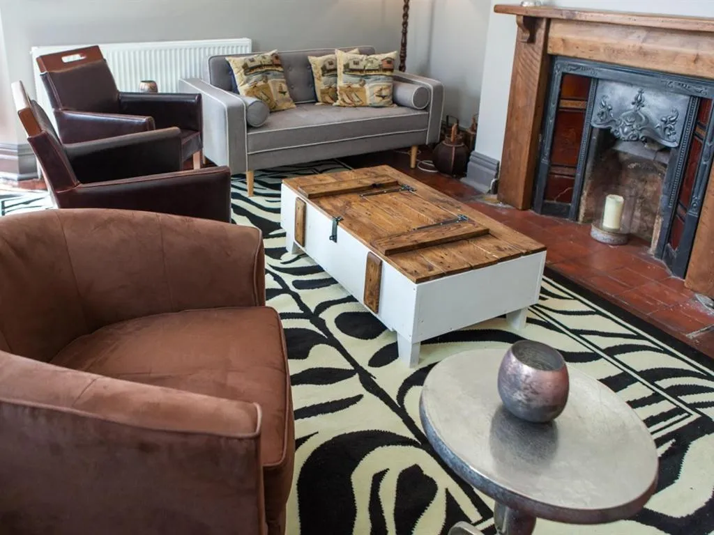 Living room in Oaklands Guest House