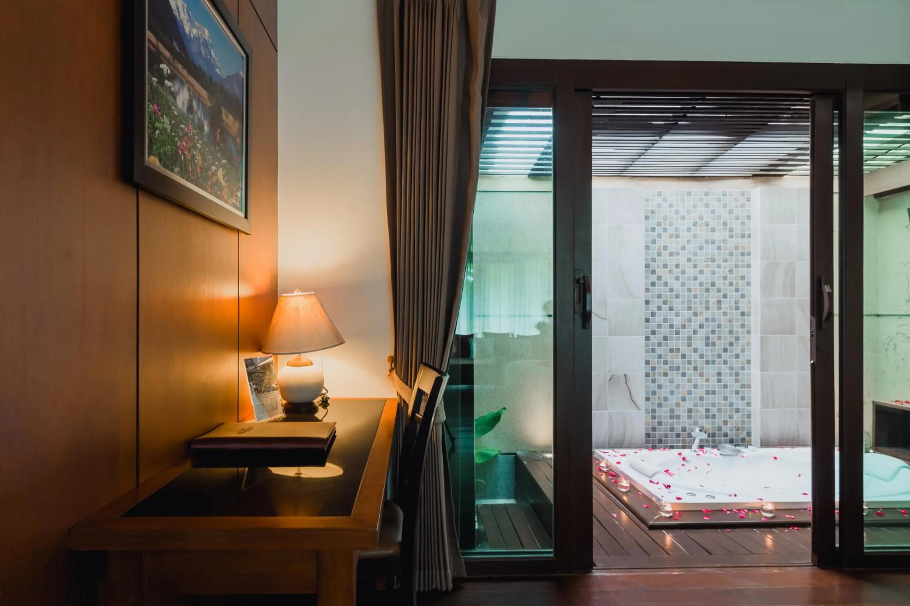Bath, Bed in Railay Village Resort and Spa