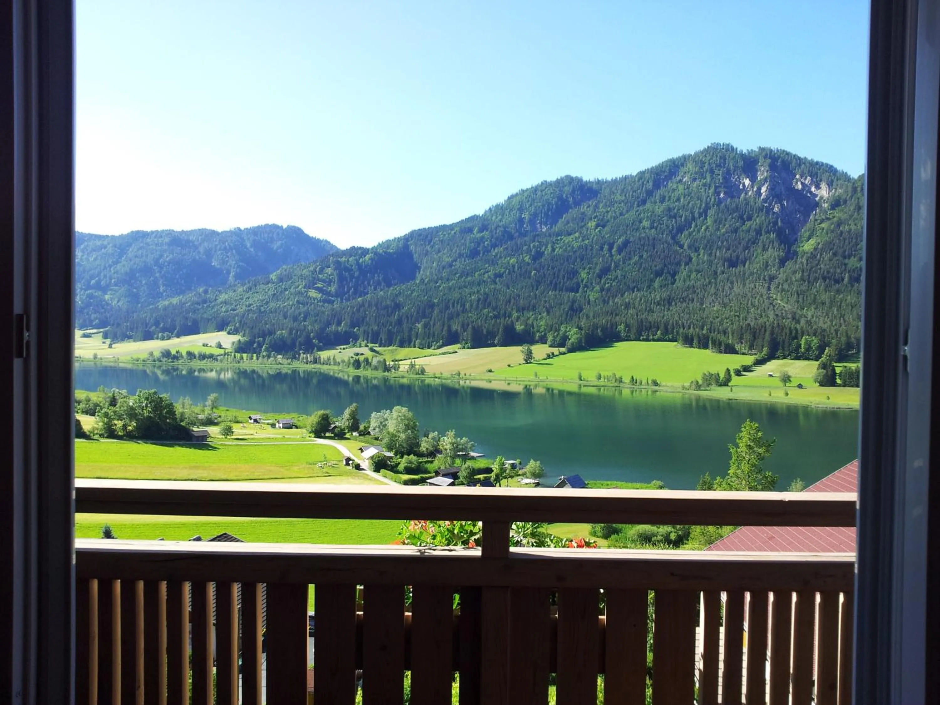 View (from property/room) in Kolbitsch am Weissensee ein Seeblick der verzaubert B&B