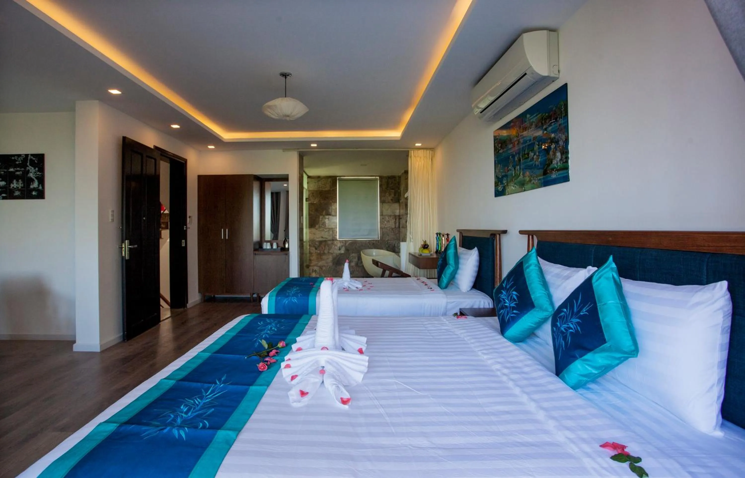 Bedroom, Bed in Hoi An Four Seasons Villa