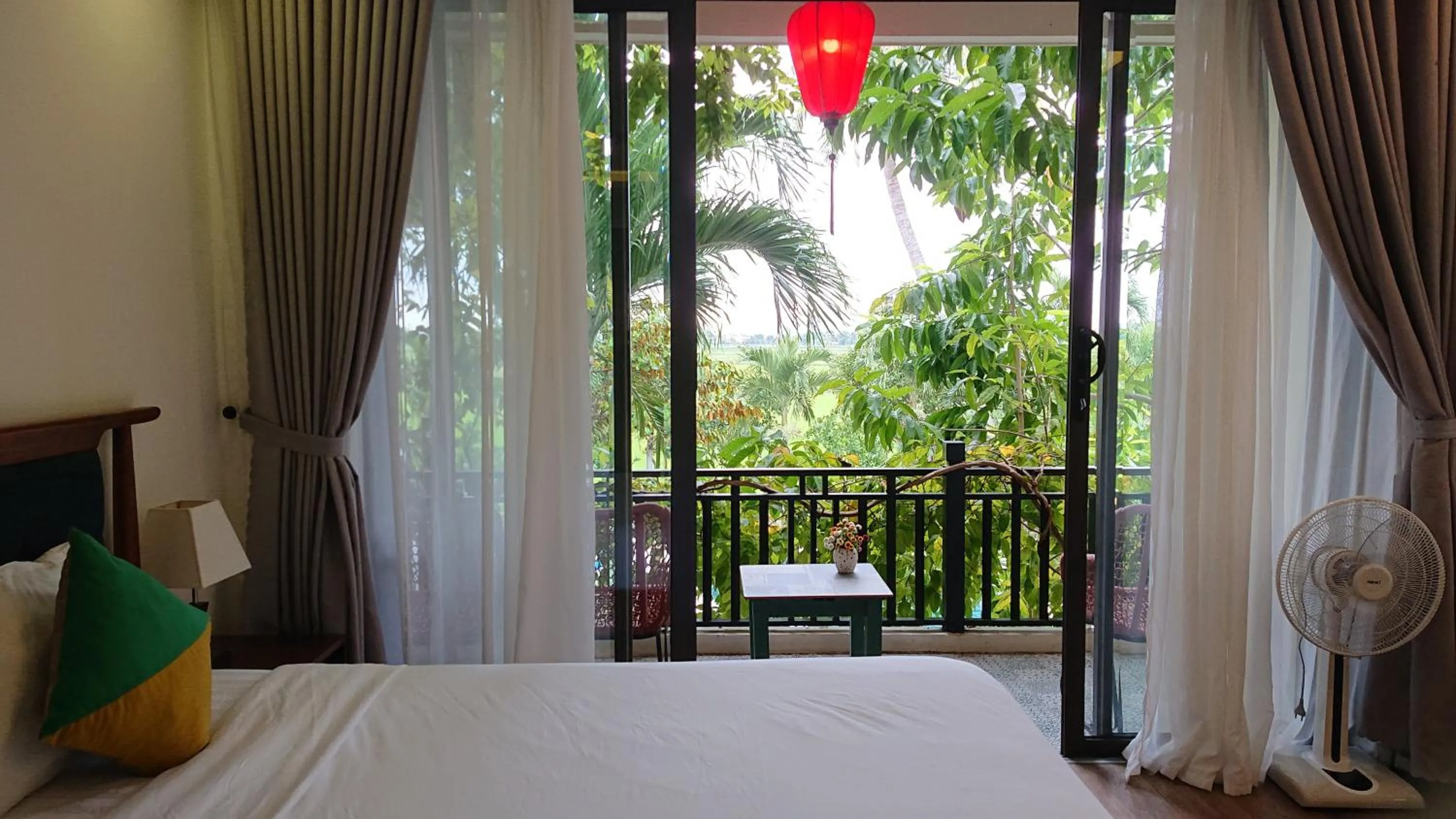 Bed in Hoi An Four Seasons Villa