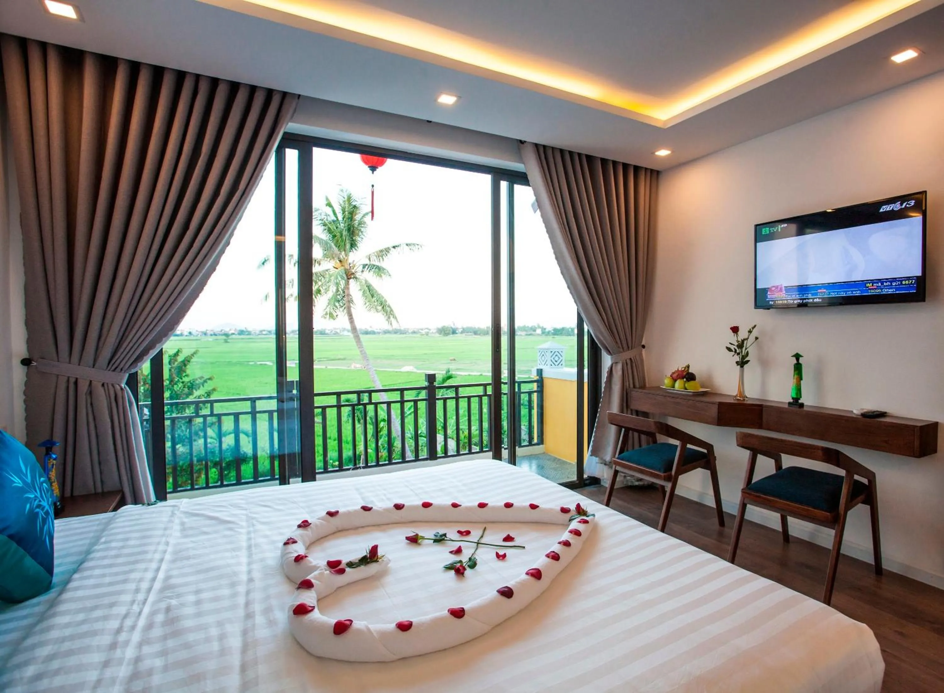 Bedroom, Bed in Hoi An Four Seasons Villa