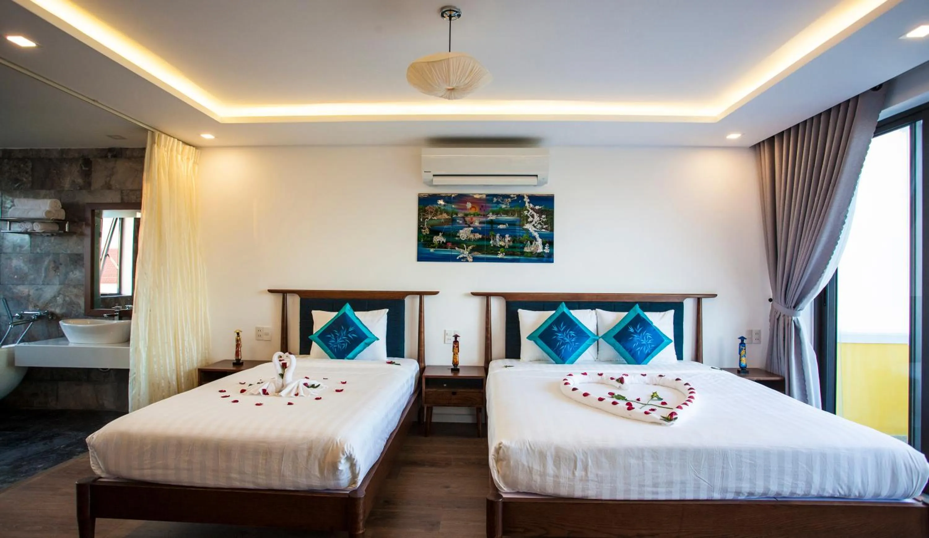 Bedroom, Bed in Hoi An Four Seasons Villa