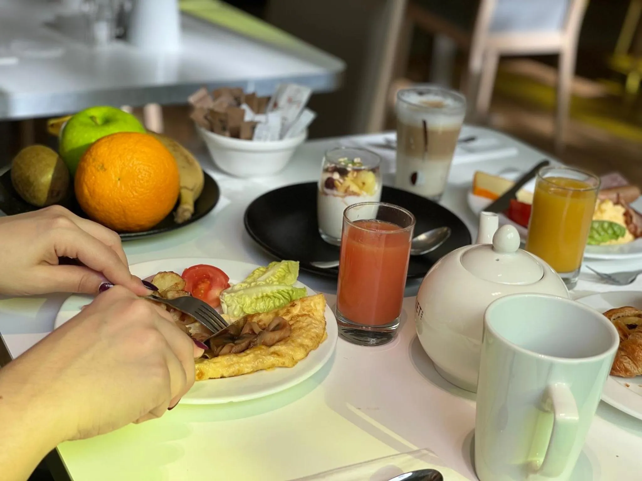 Restaurant/places to eat in Holiday Inn Paris Opéra - Grands Boulevards by IHG