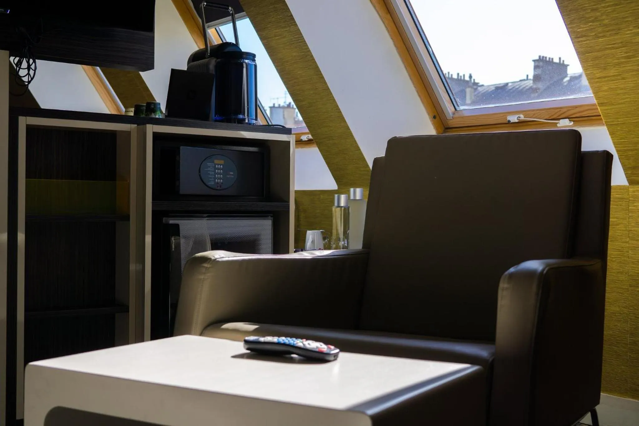 Photo of the whole room in Holiday Inn Paris Opéra - Grands Boulevards by IHG