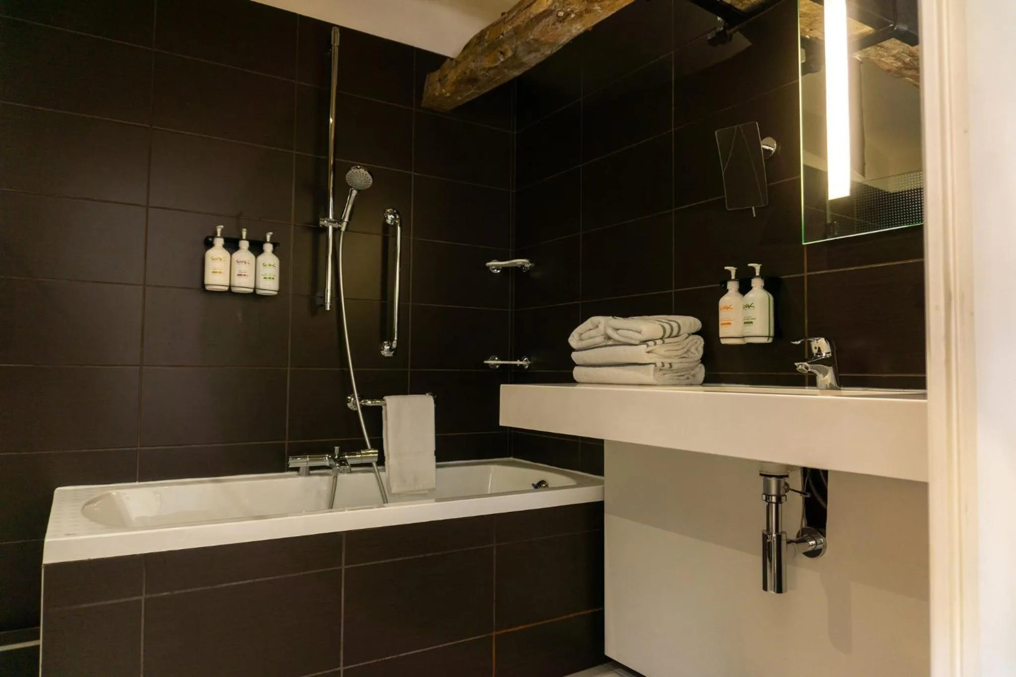 Bathroom in Holiday Inn Paris Opéra - Grands Boulevards by IHG