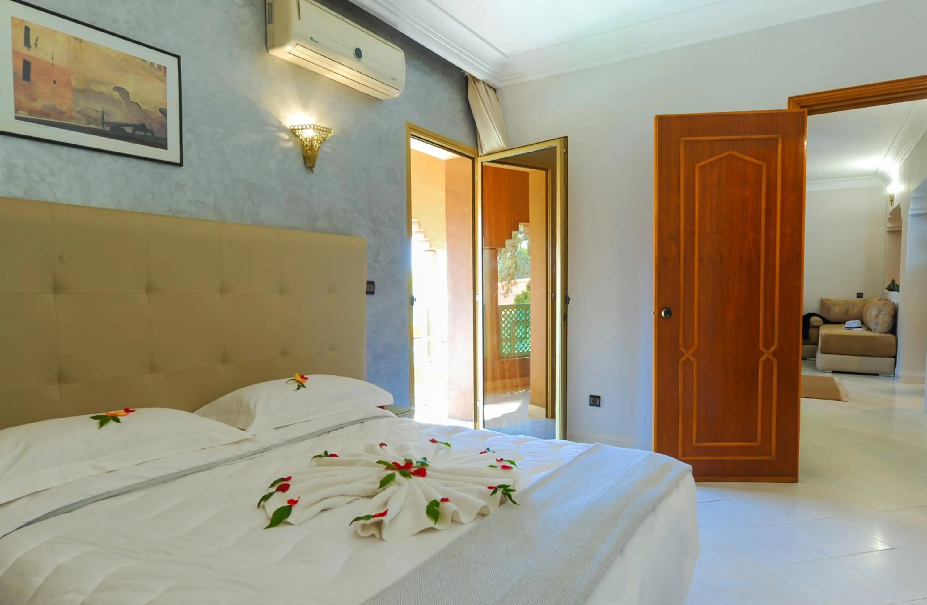 Balcony/Terrace, Bed in Appart-Hotel Amina Resort & Spa