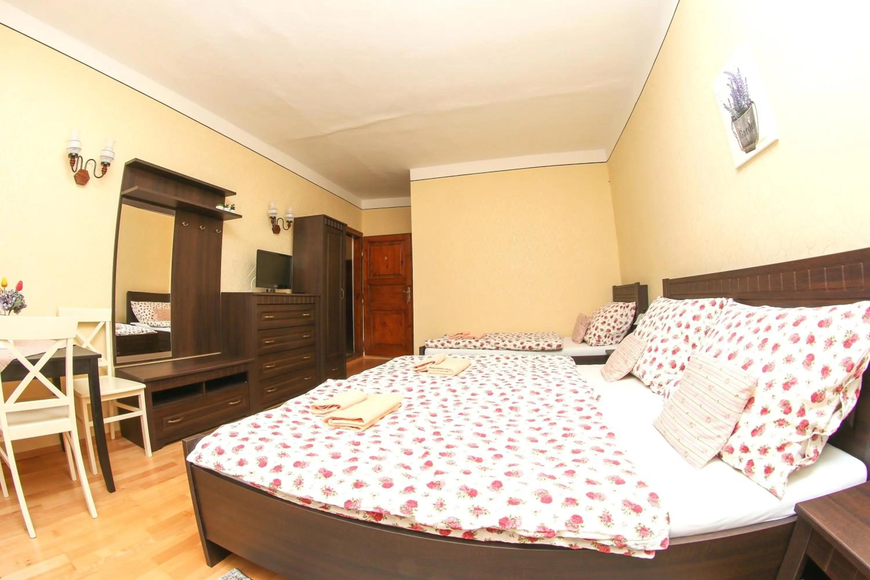Photo of the whole room, Bed in Mini Hotel Abraka & Apartments