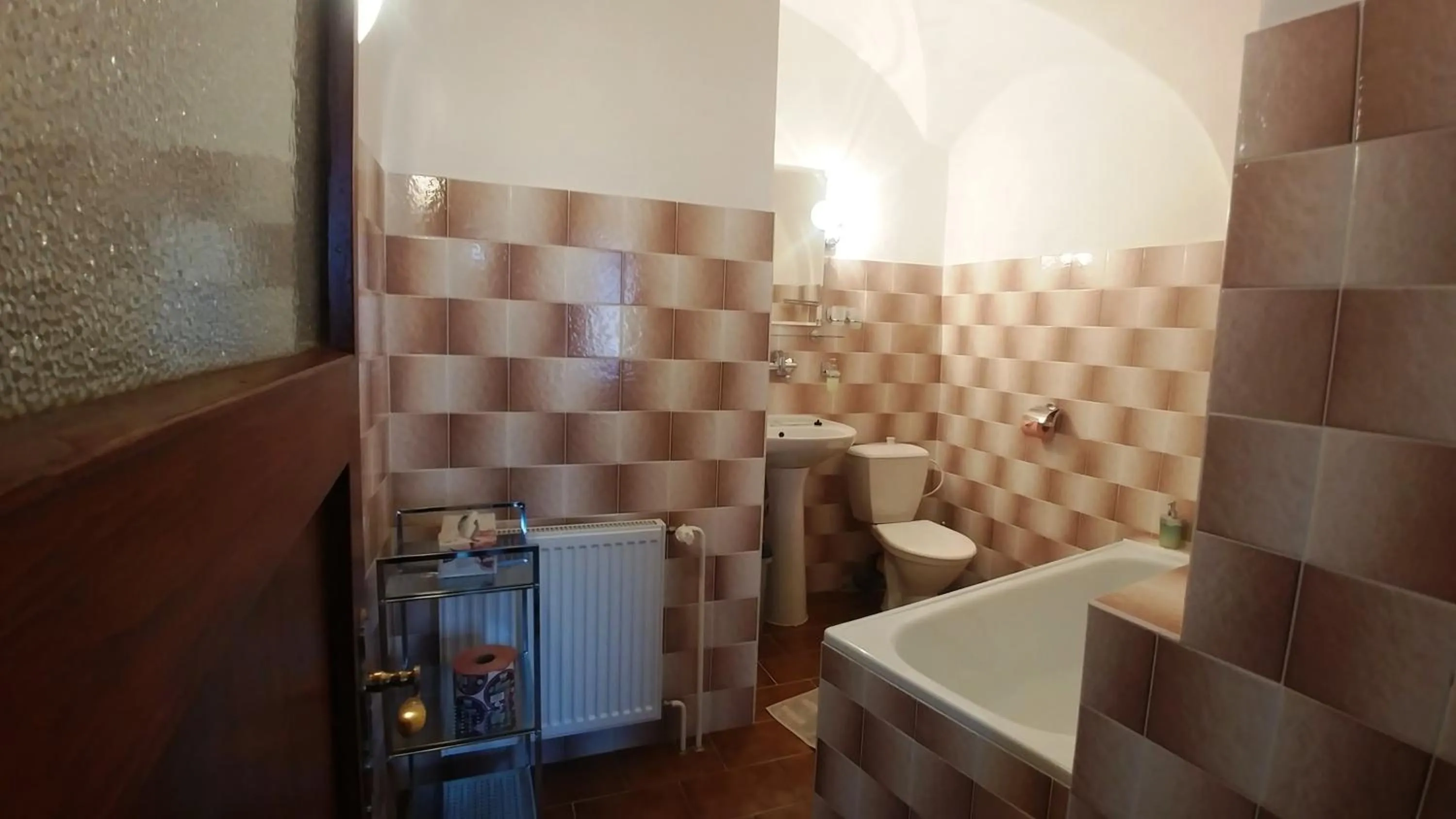 Bathroom in Mini Hotel Abraka & Apartments