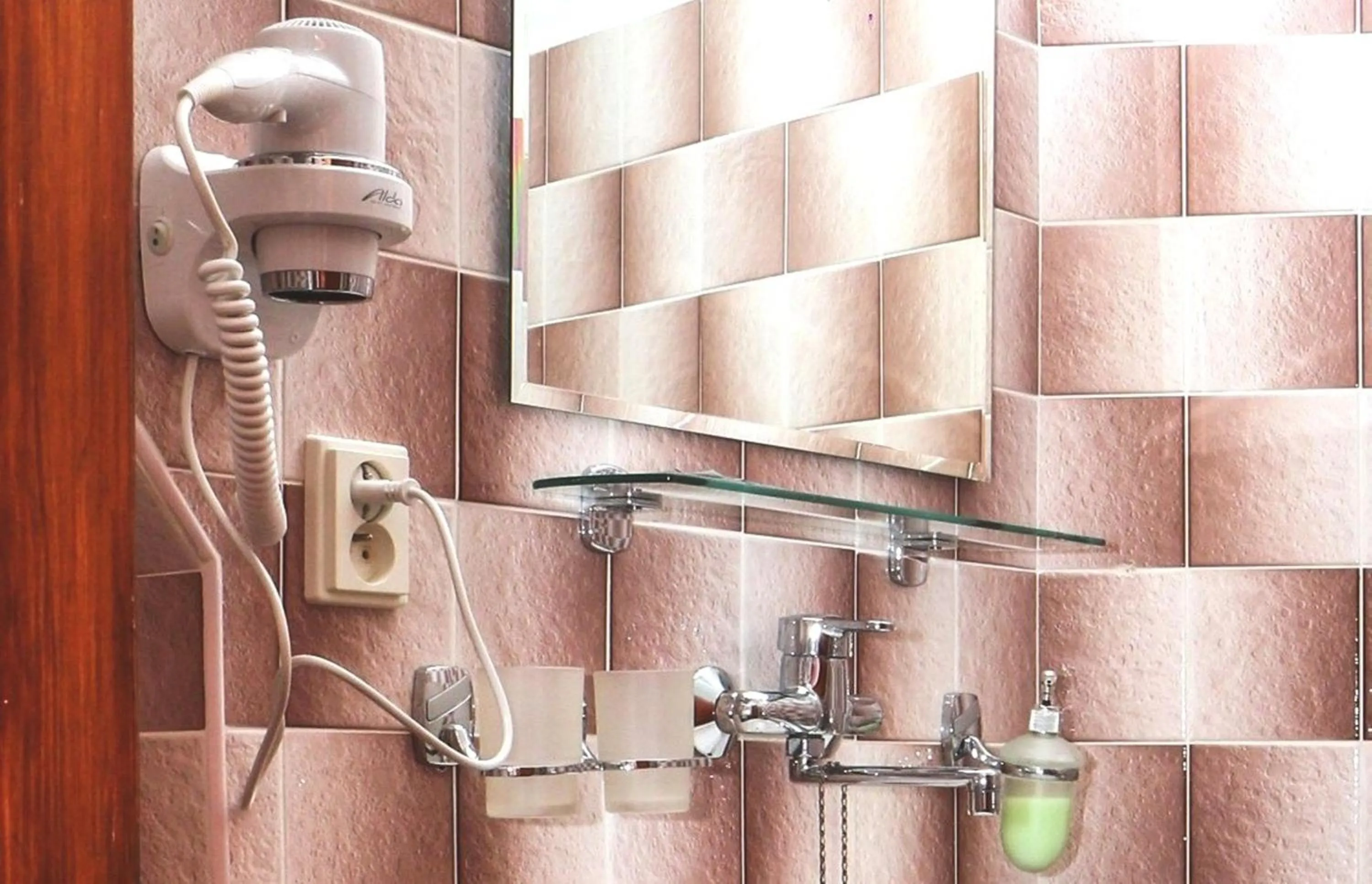 Bathroom in Mini Hotel Abraka & Apartments