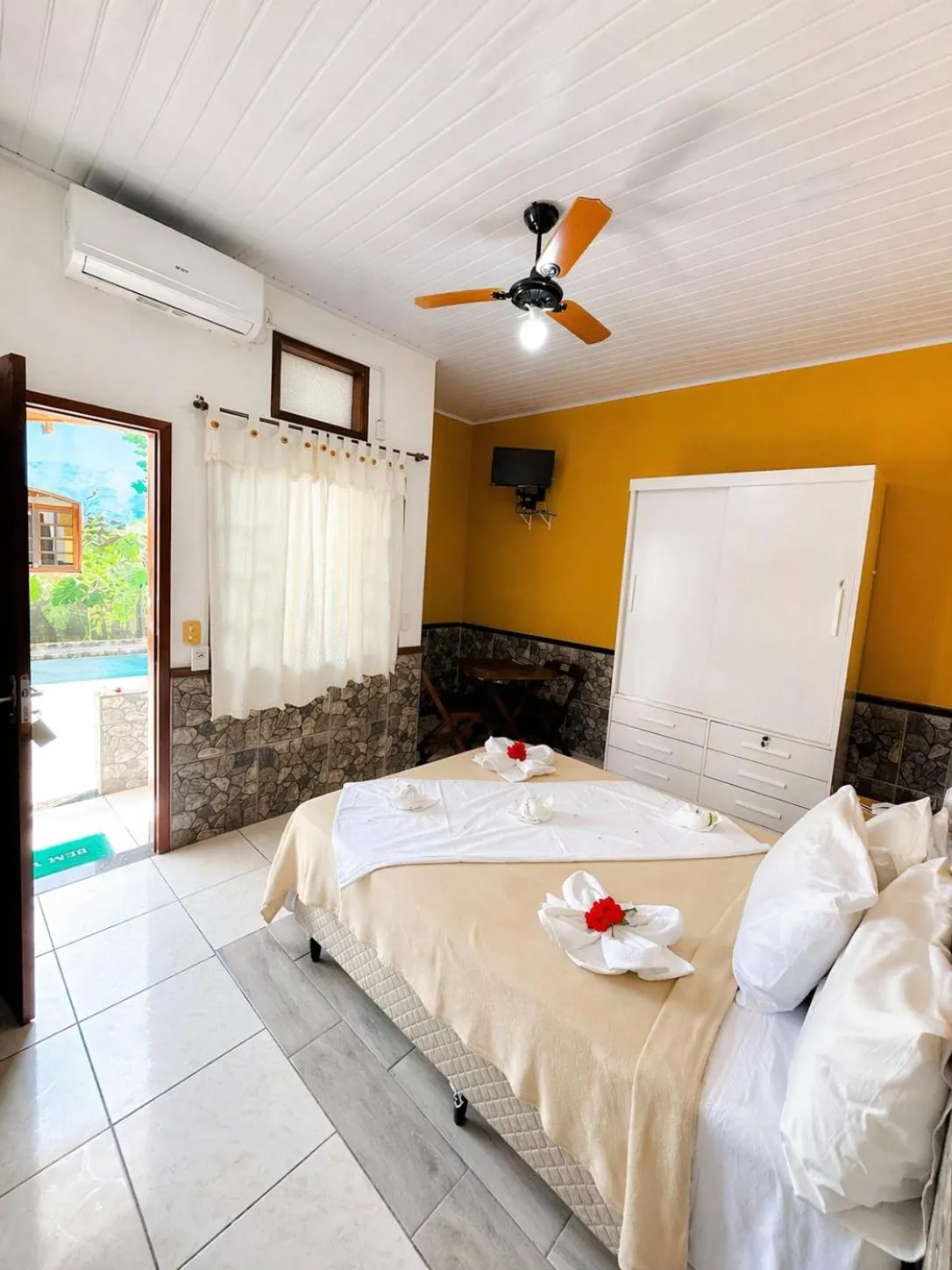 Bed in Pousada H&D