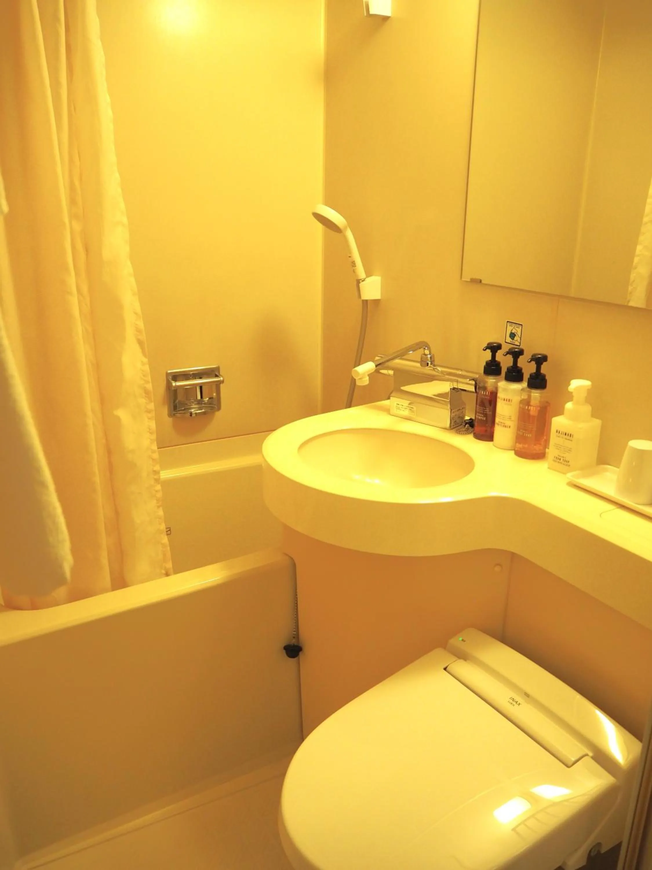 Shower in Smile Hotel Tokyo Shinkoiwa