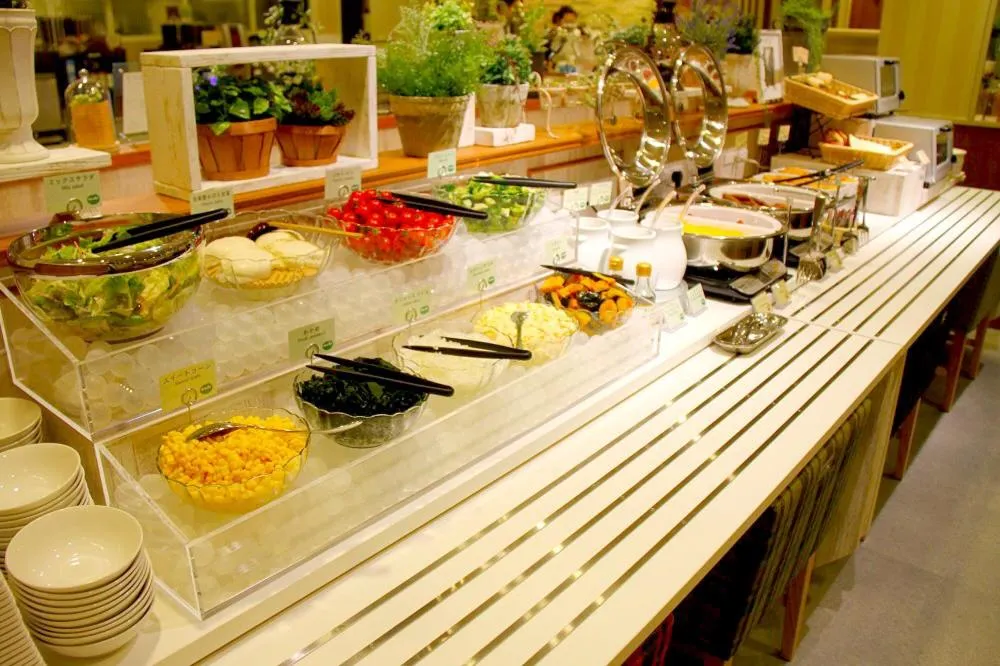 Restaurant/places to eat in Smile Hotel Tokyo Shinkoiwa