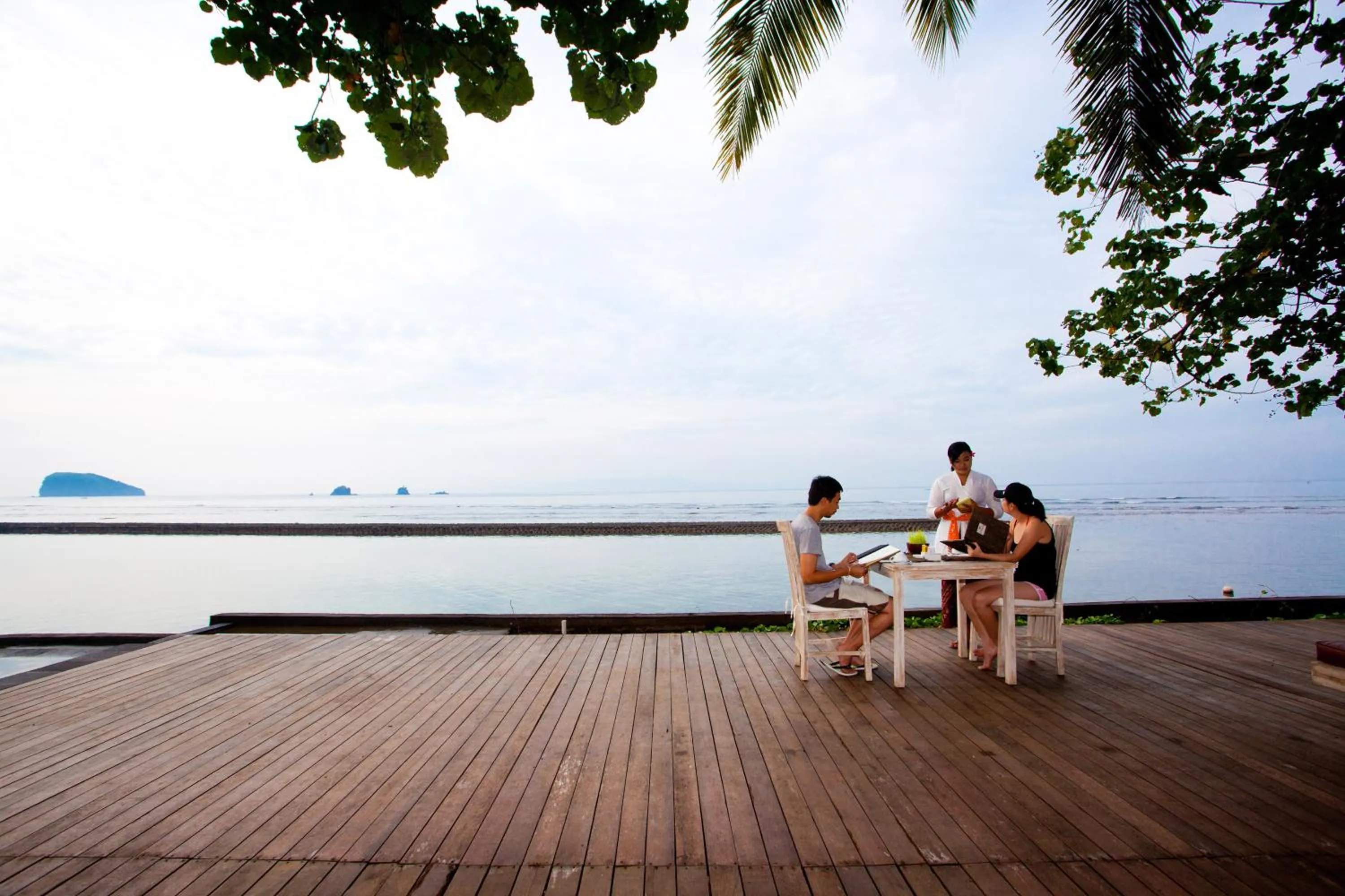 Restaurant/places to eat in D'Tunjung Resort & Spa