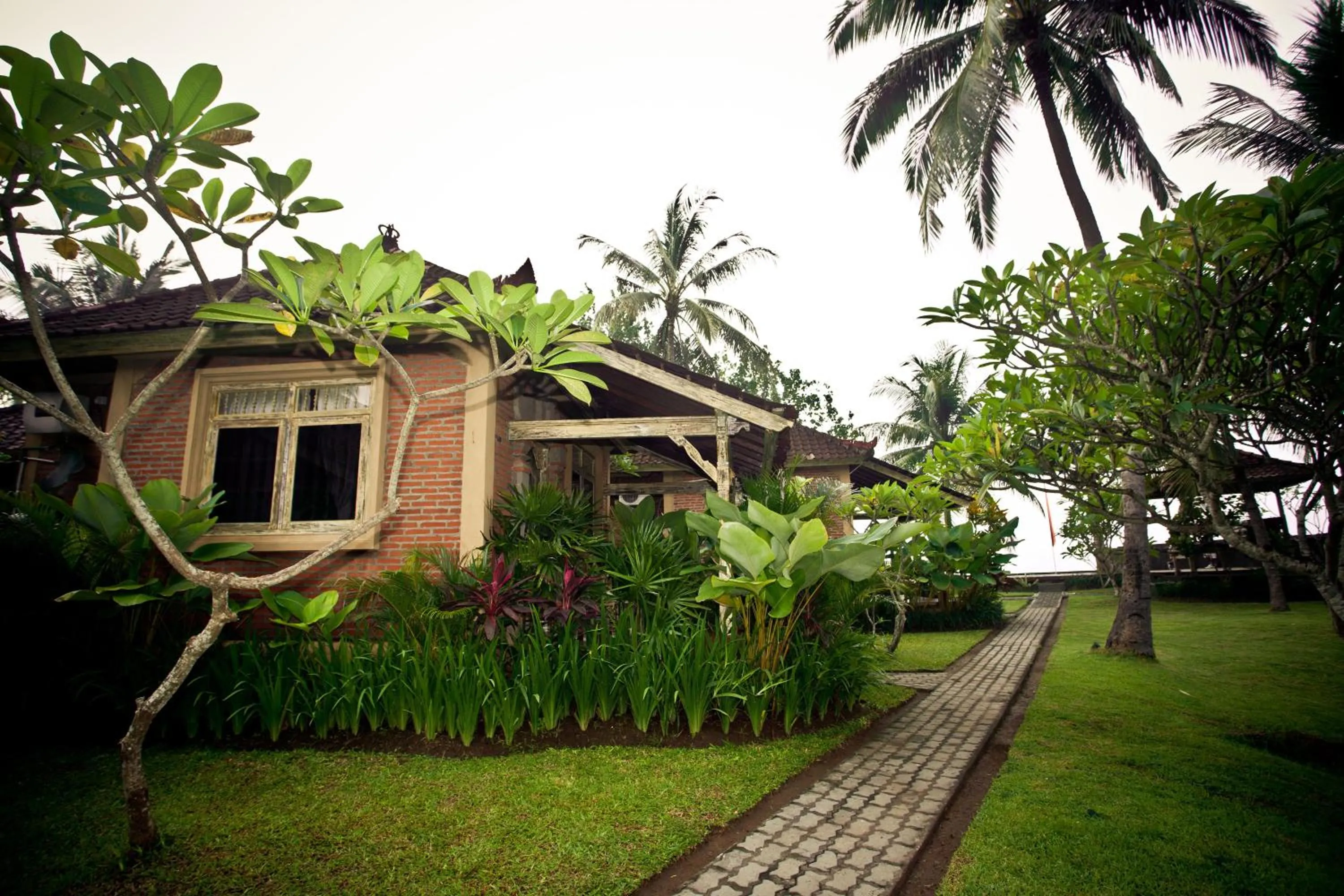 Facade/entrance in D'Tunjung Resort & Spa