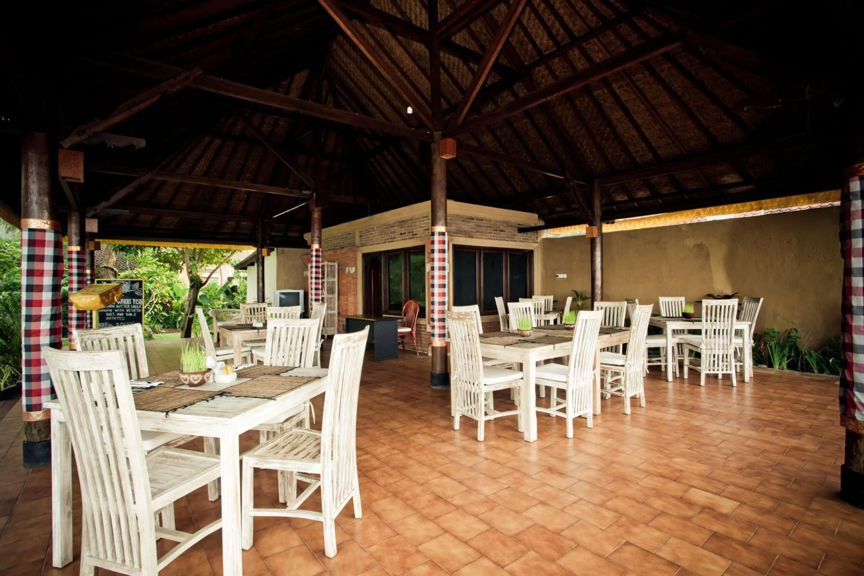 Restaurant/places to eat in D'Tunjung Resort & Spa