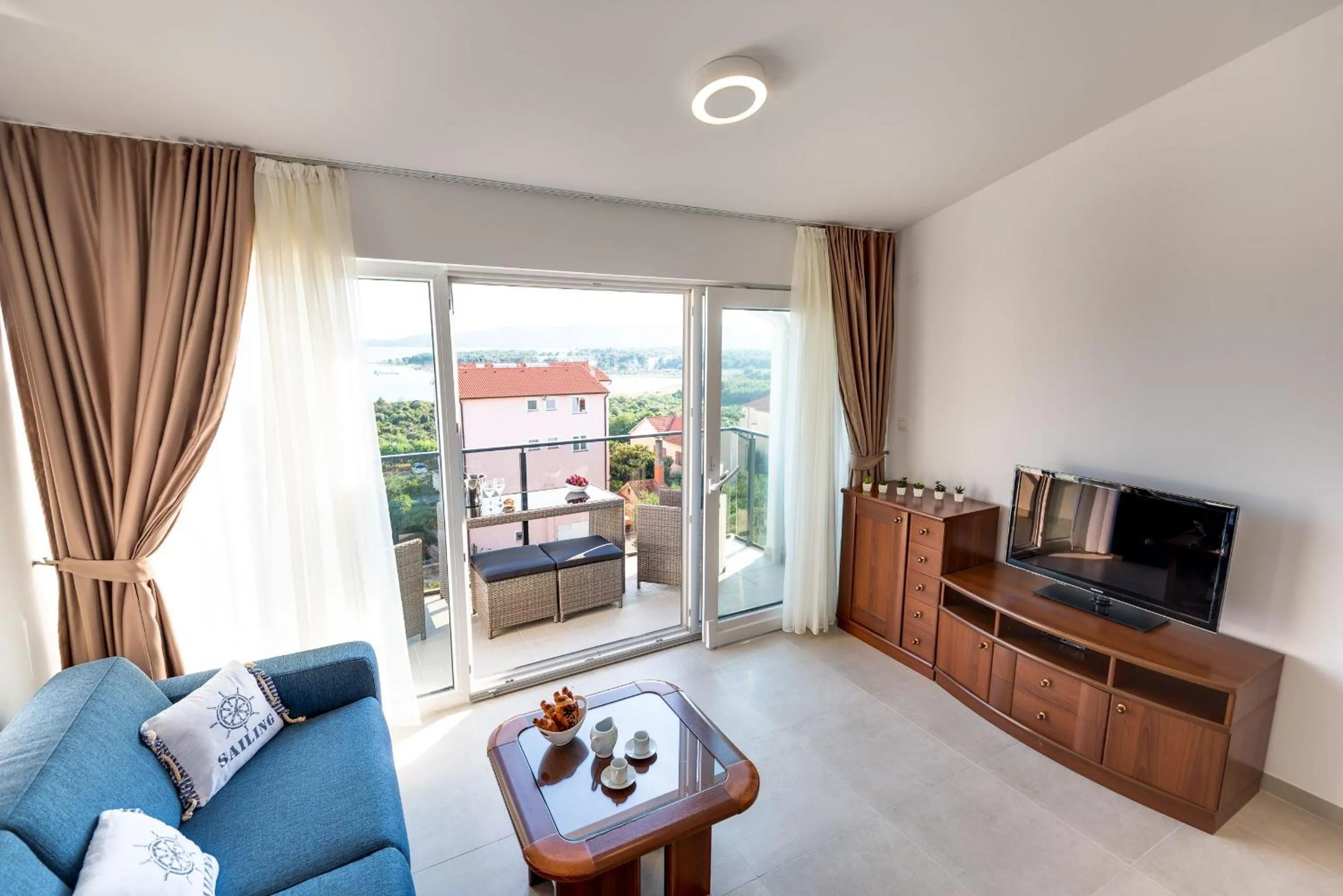 TV and multimedia in Croatica Suites Podsolarsko