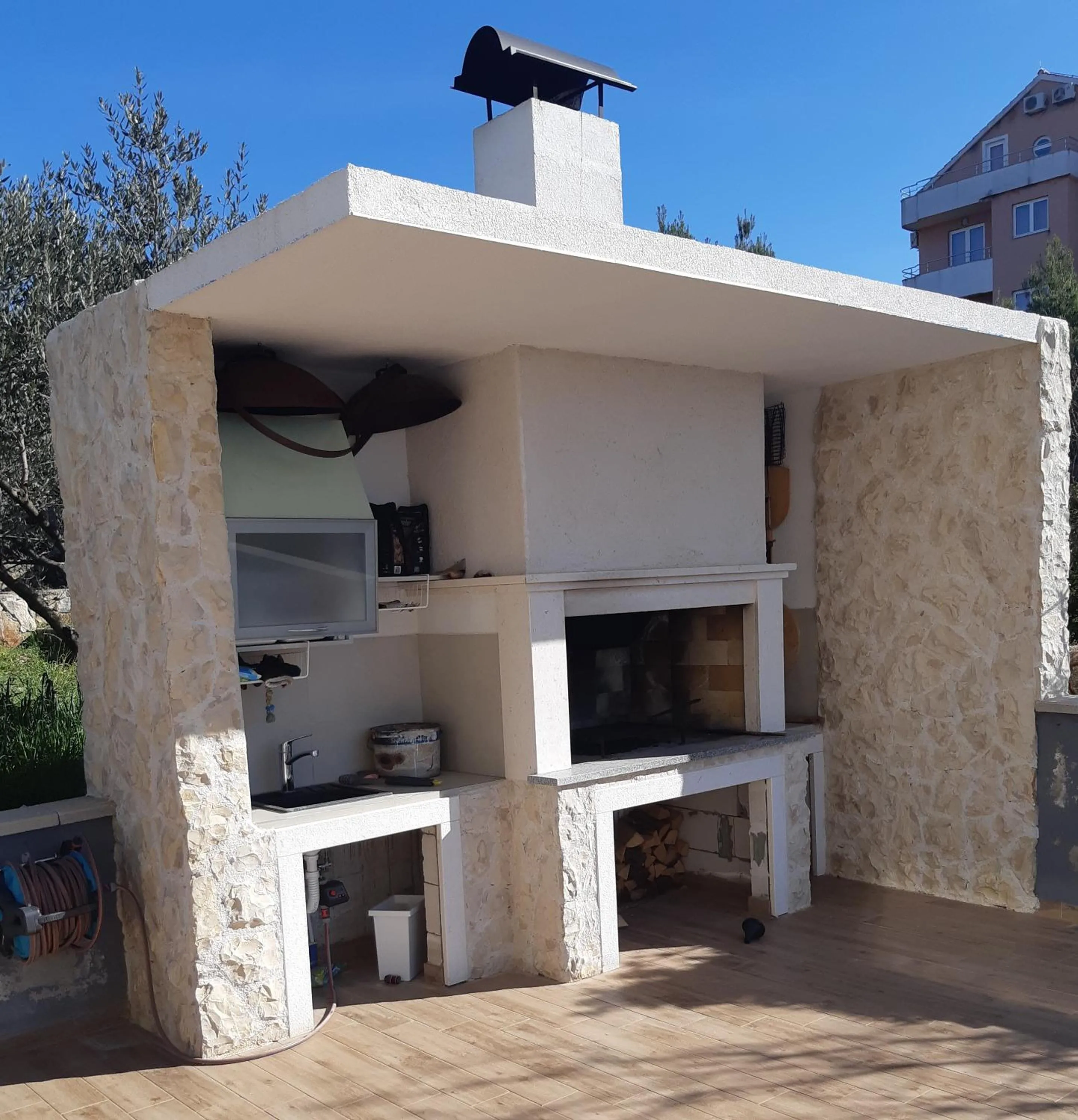 BBQ facilities in Croatica Suites Podsolarsko