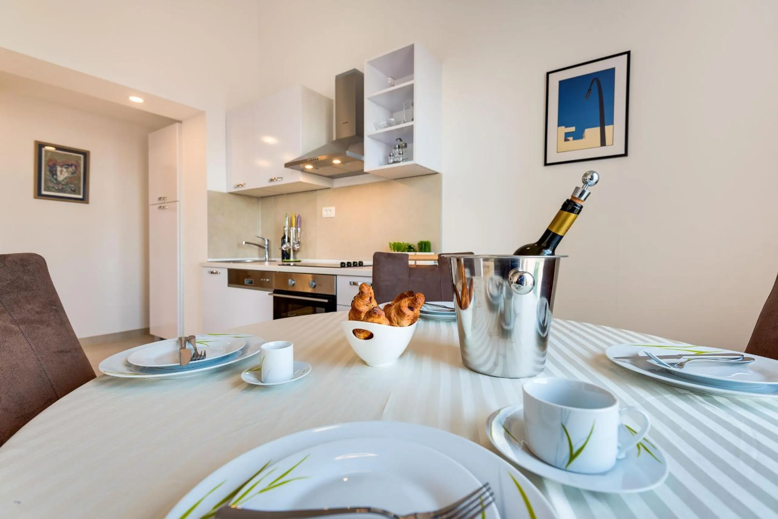 Dining area in Croatica Suites Podsolarsko