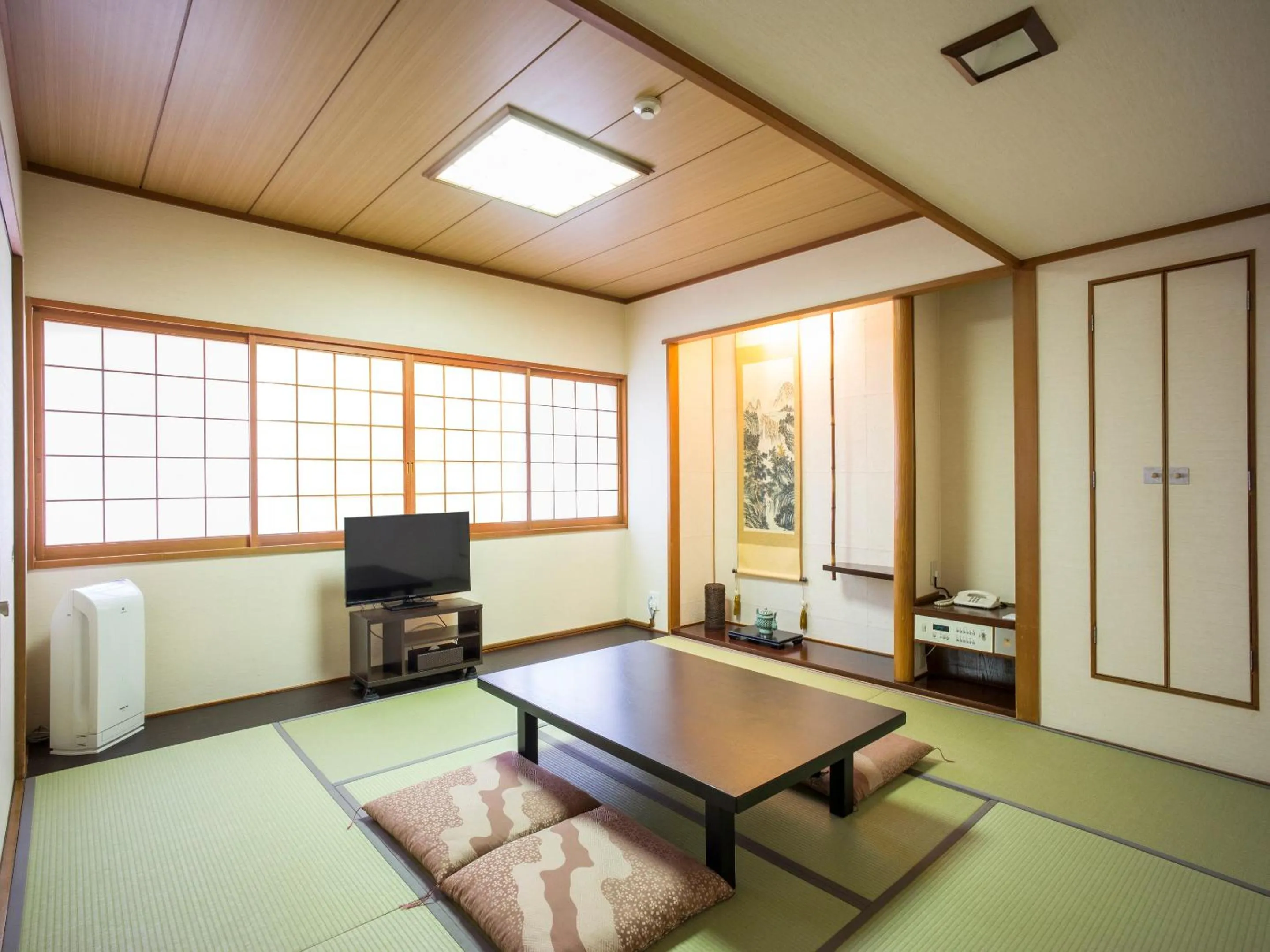 Seating area in Hotel New Hankyu Osaka