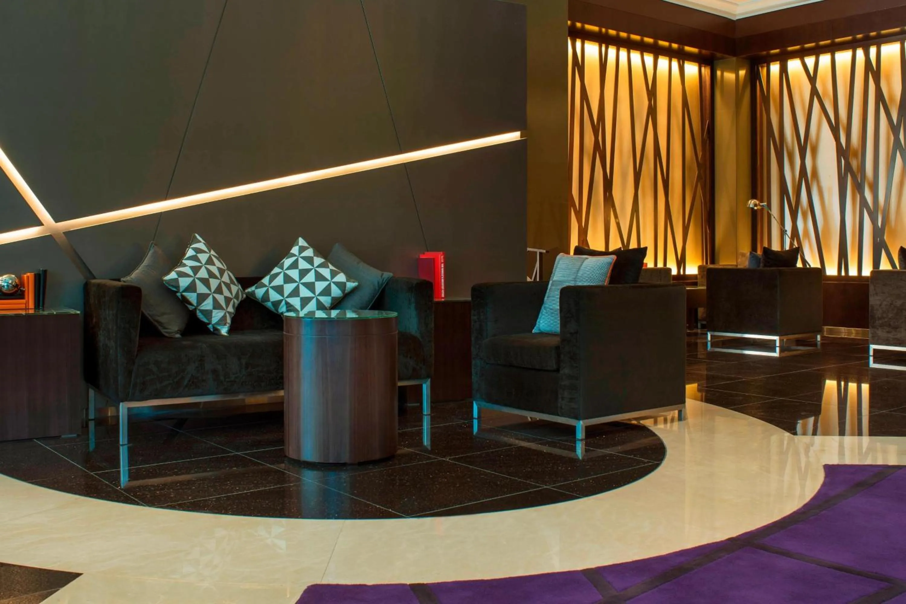 Restaurant/places to eat in Le Meridien Mina Seyahi Beach Resort & Waterpark