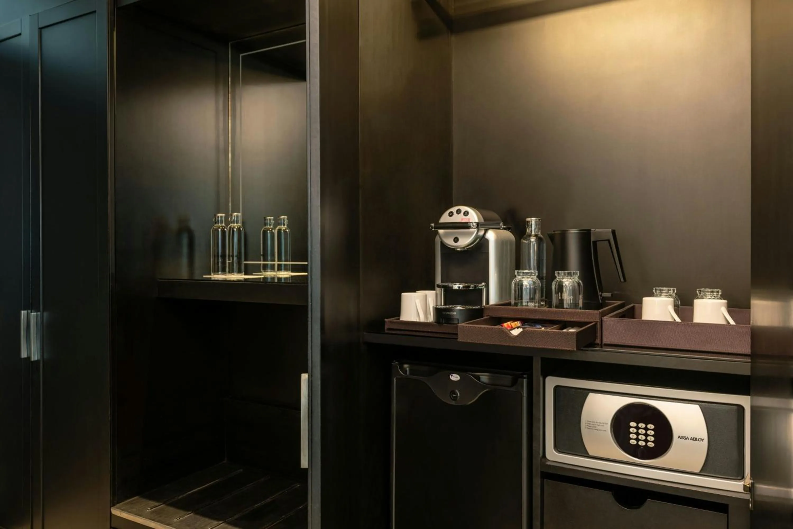 Photo of the whole room in Le Meridien Mina Seyahi Beach Resort & Waterpark