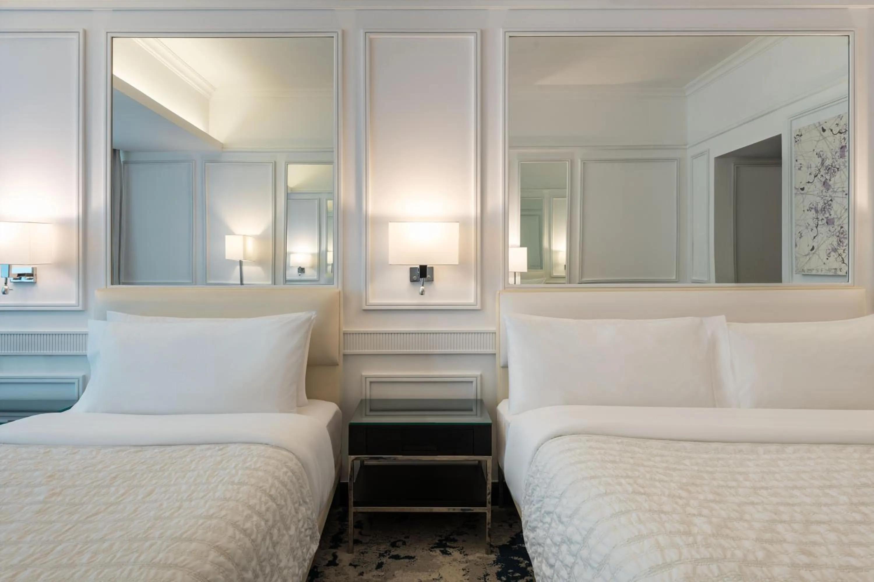 Bed in Le Meridien Mina Seyahi Beach Resort & Waterpark