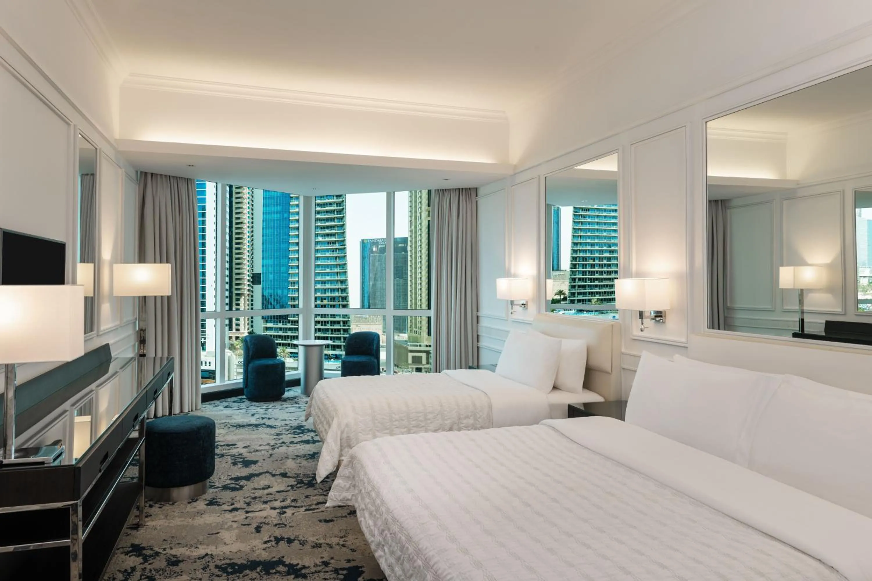 Bed in Le Meridien Mina Seyahi Beach Resort & Waterpark