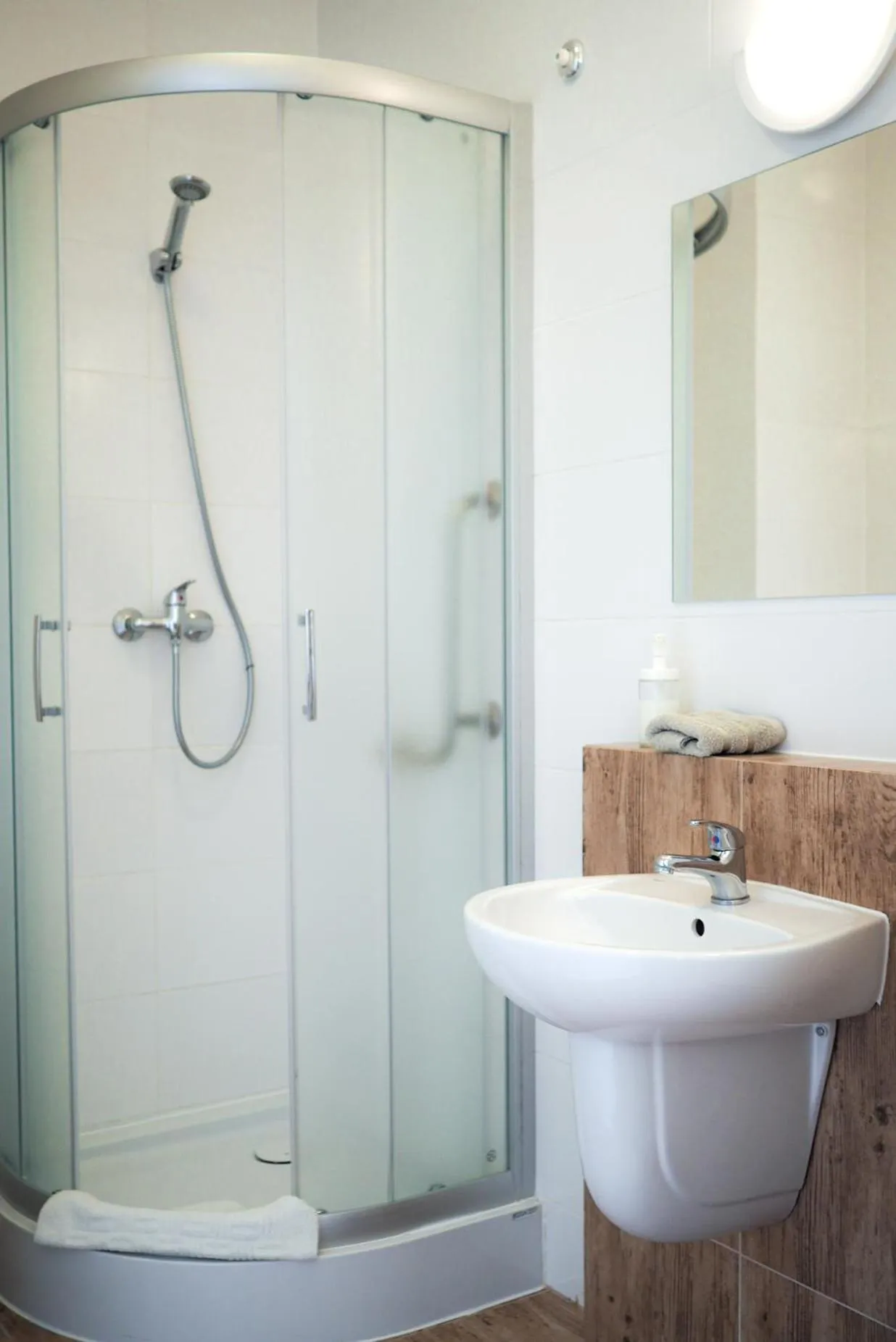 Bathroom in Willa Rudy