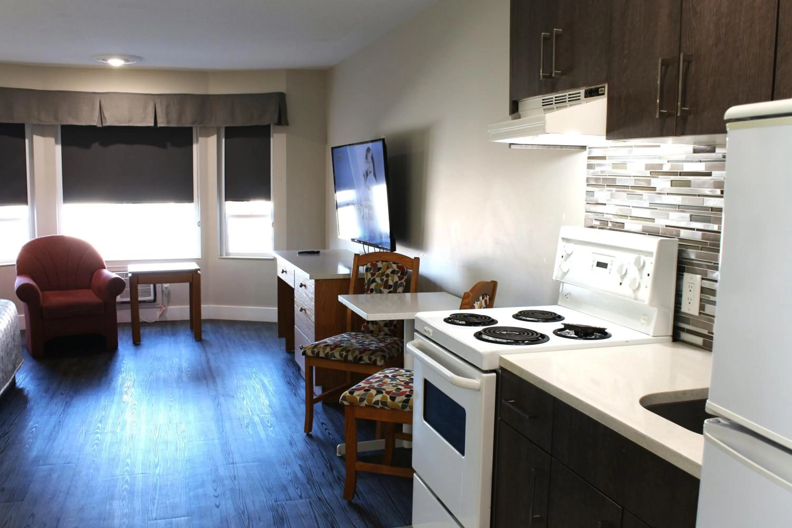 Kitchen or kitchenette in Western Budget Motel #1 Leduc/Nisku