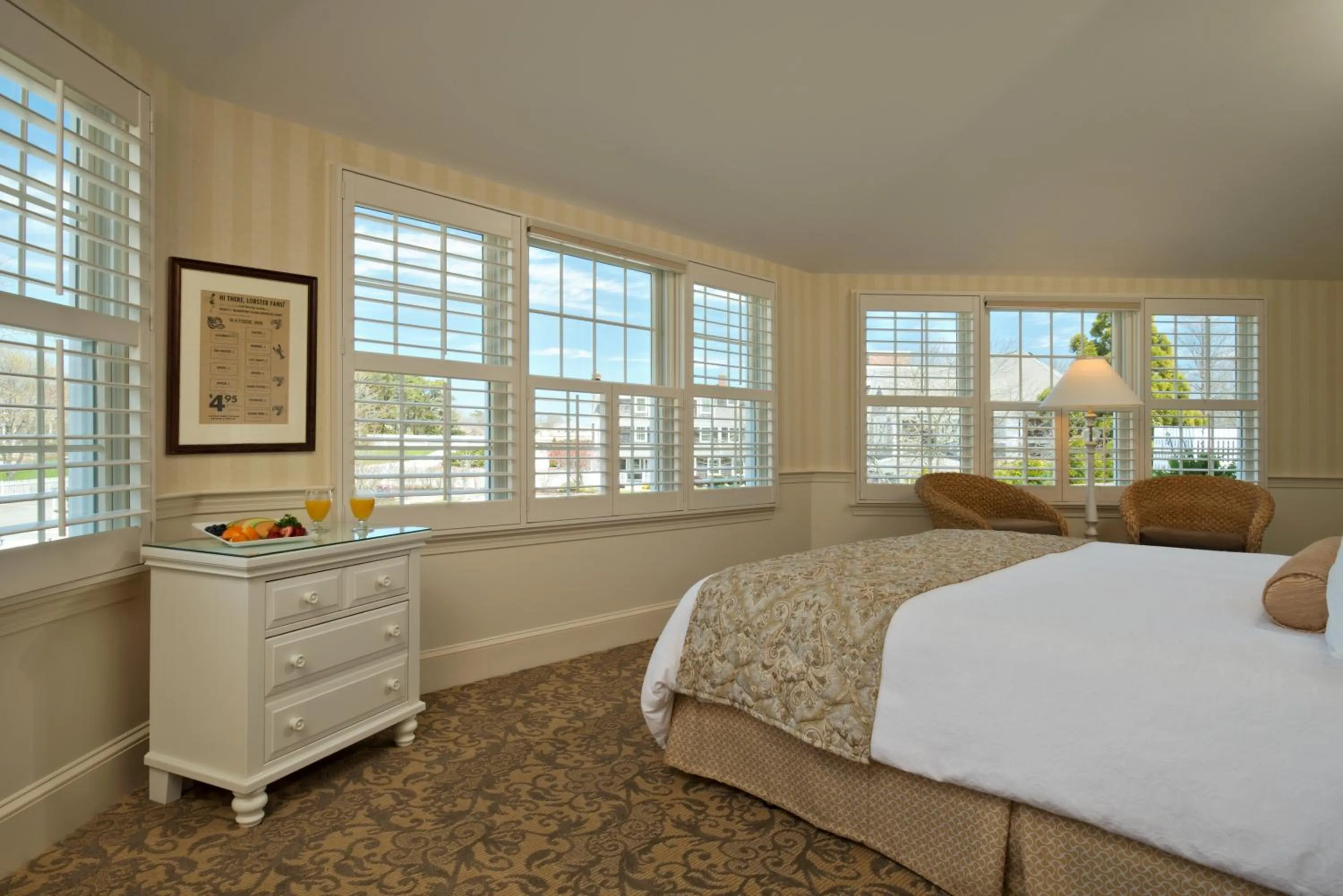 Bedroom, Bed in Chatham Wayside Inn