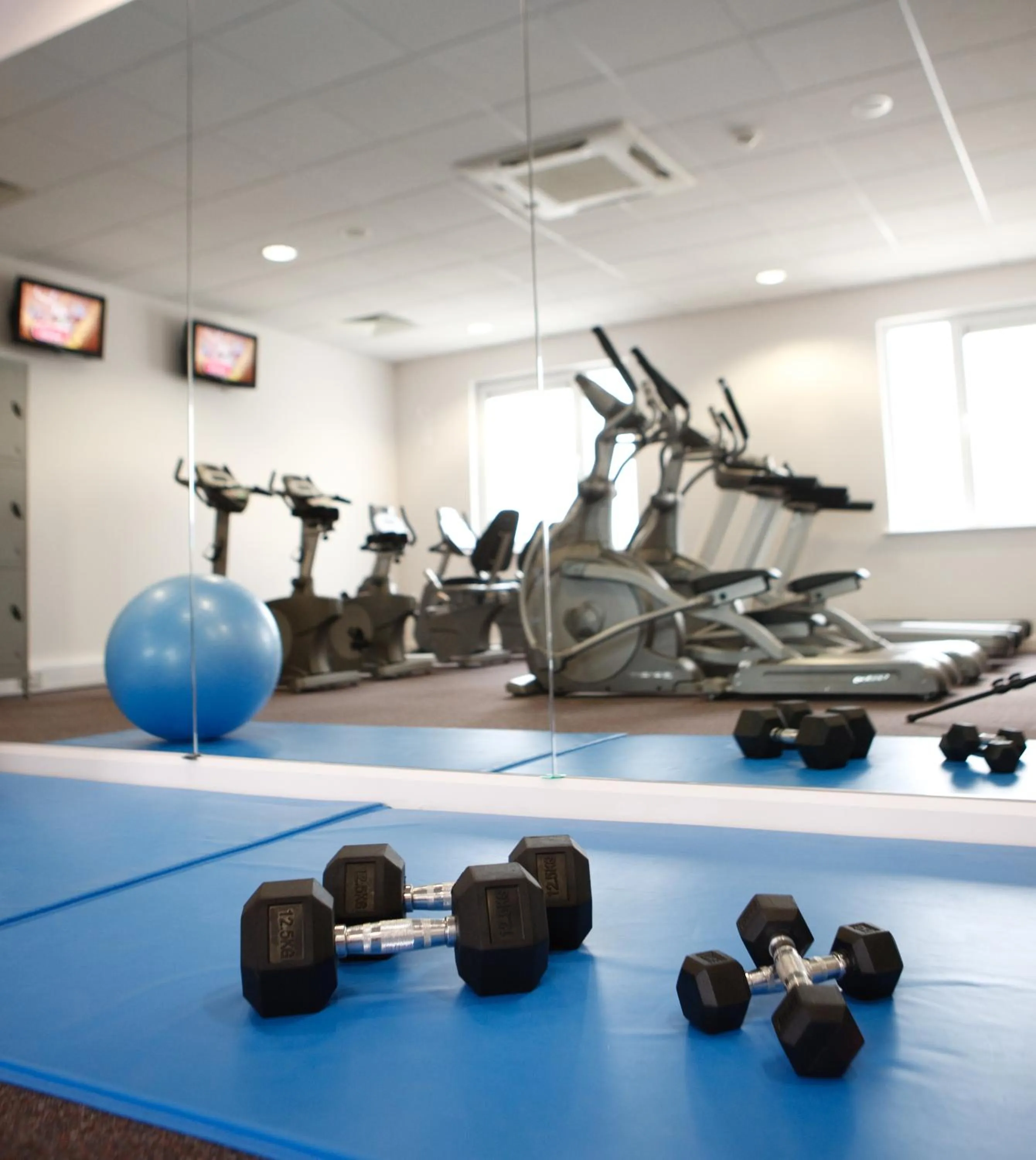 Fitness centre/facilities in Leonardo Hotel Bradford