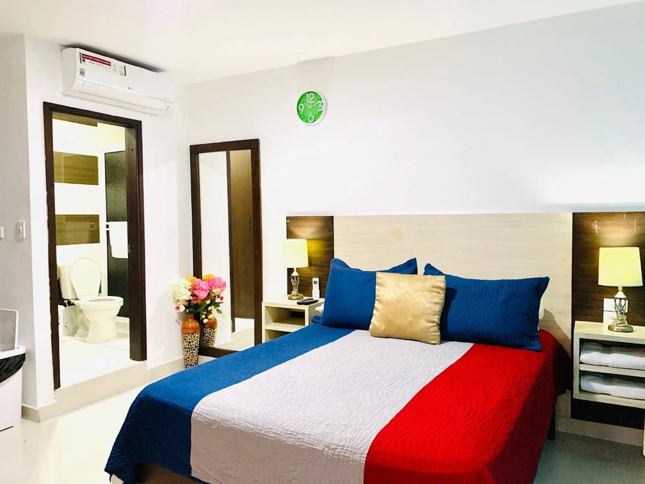 Photo of the whole room, Bed in Apartahotel Bahia Tropical III