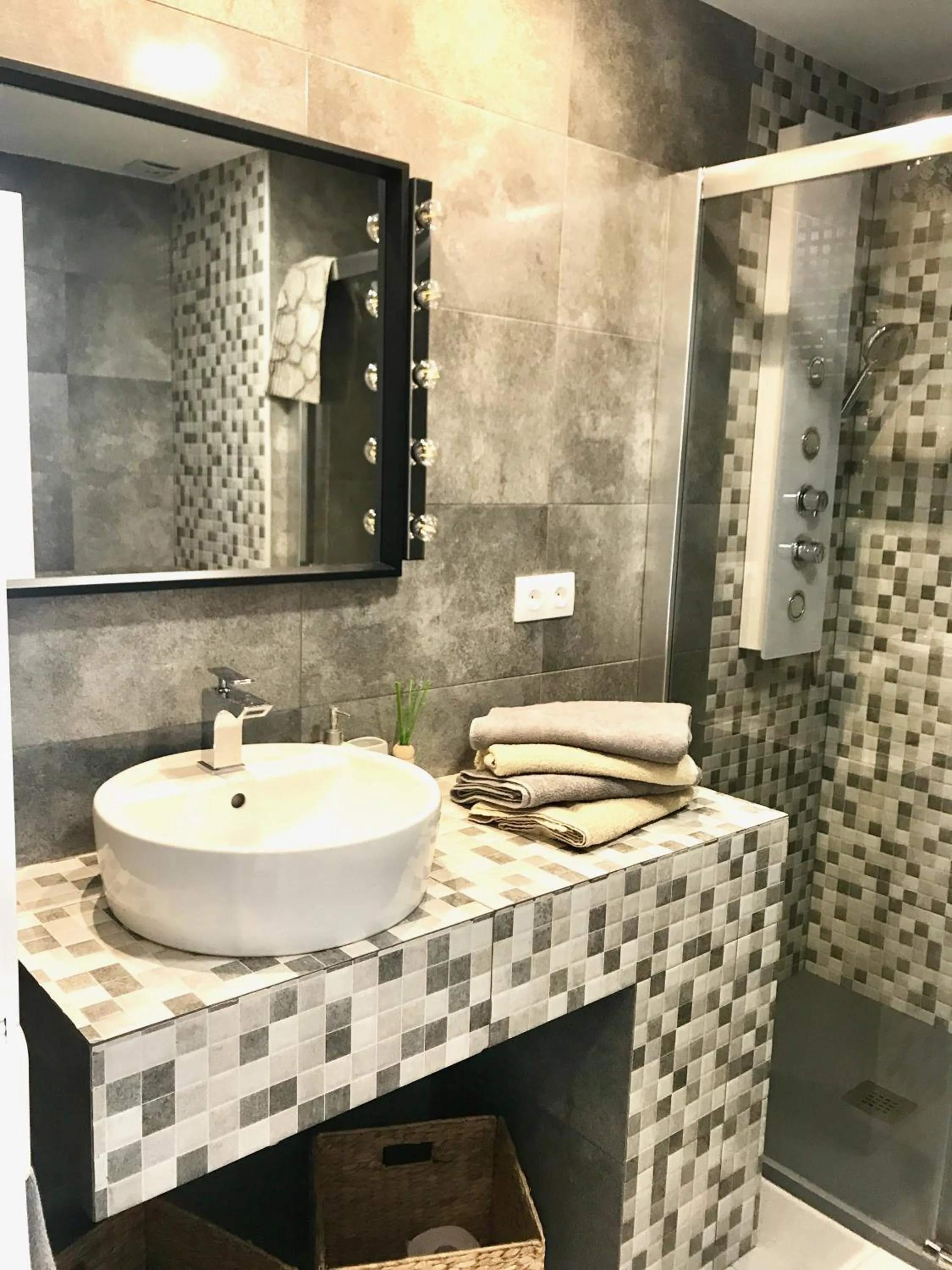 Shower in VistaBonitaHome
