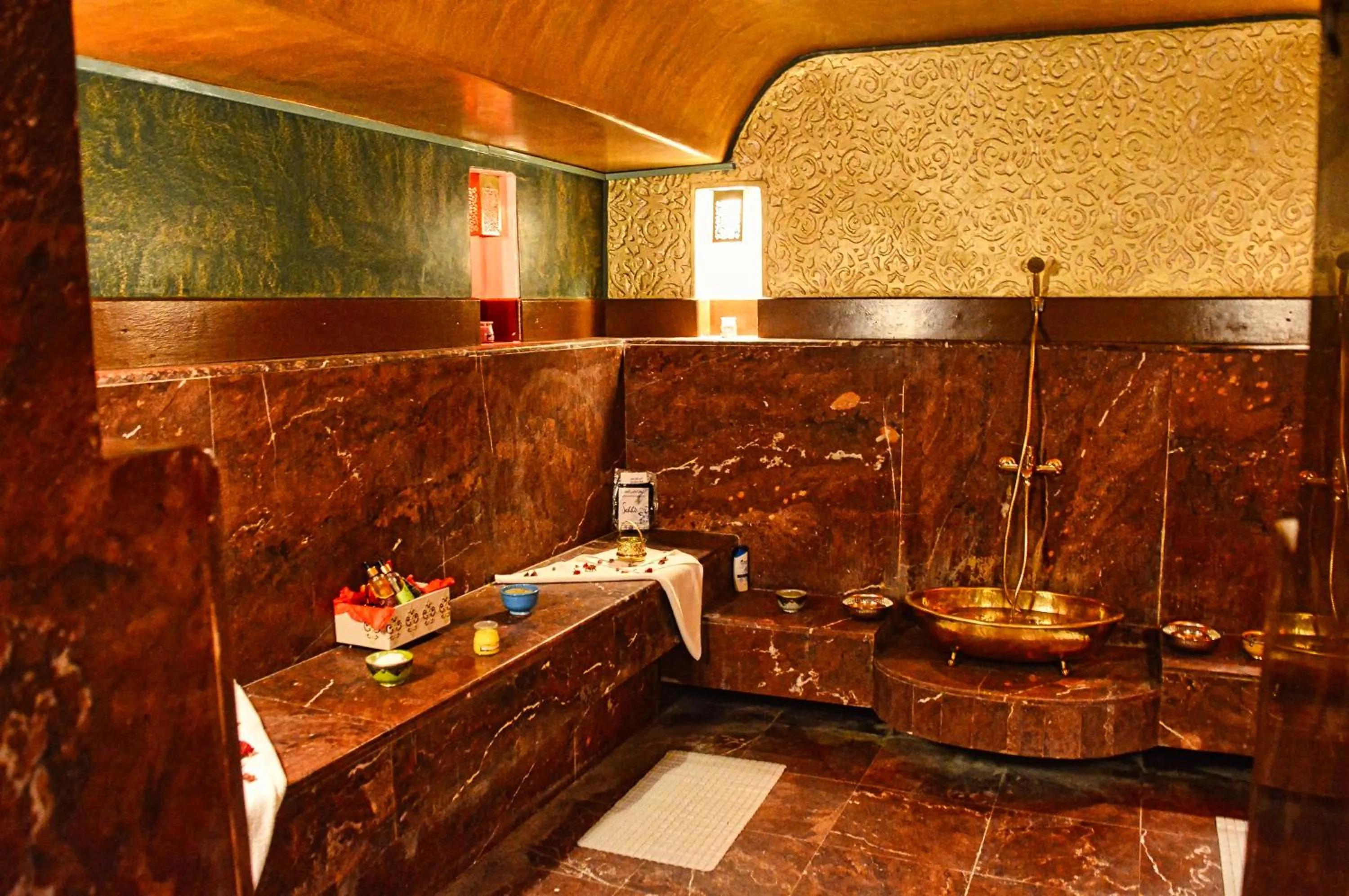 Massage, Bathroom in La Renaissance Hotel & Spa