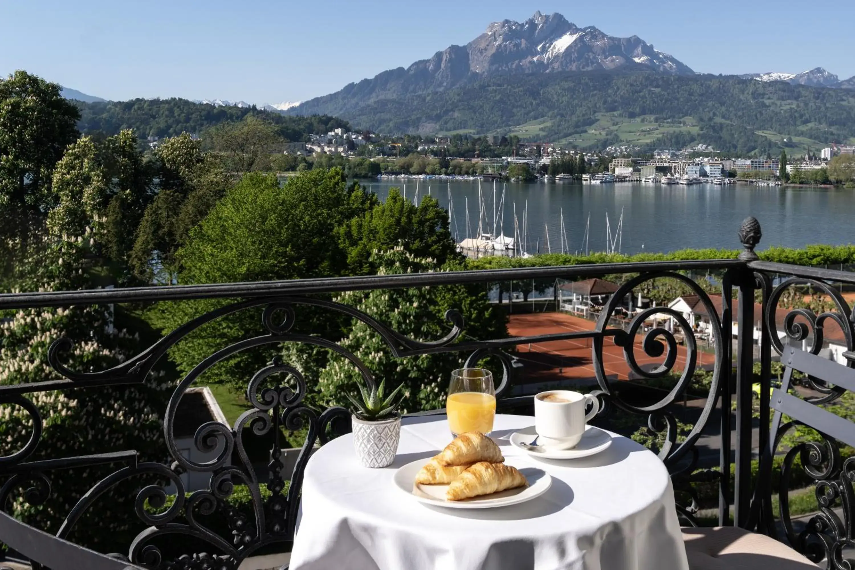 Double Room with Lake View in Grand Hotel Europe Double Room with Lake View in Grand Hotel Europe