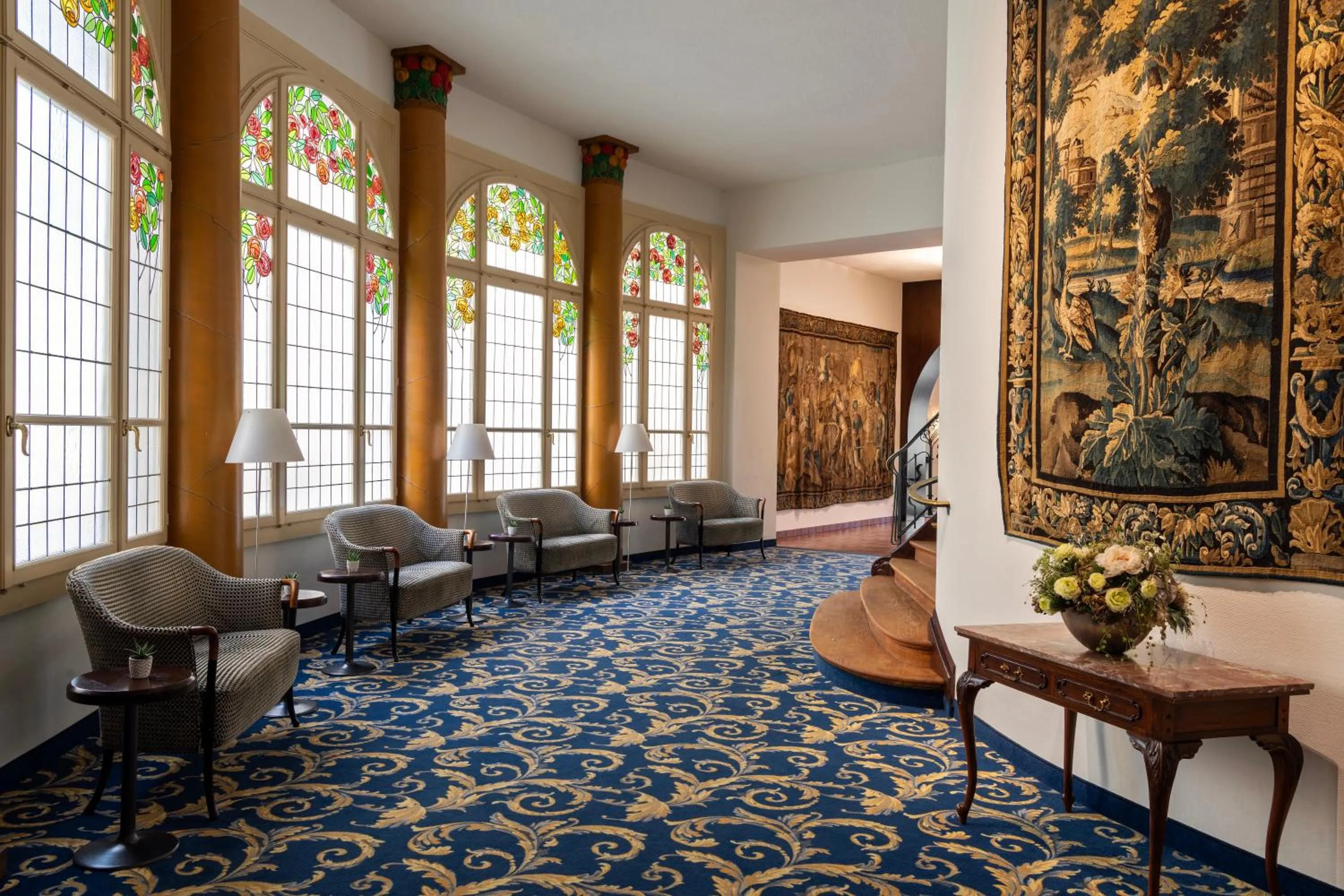 Seating area in Grand Hotel Europe