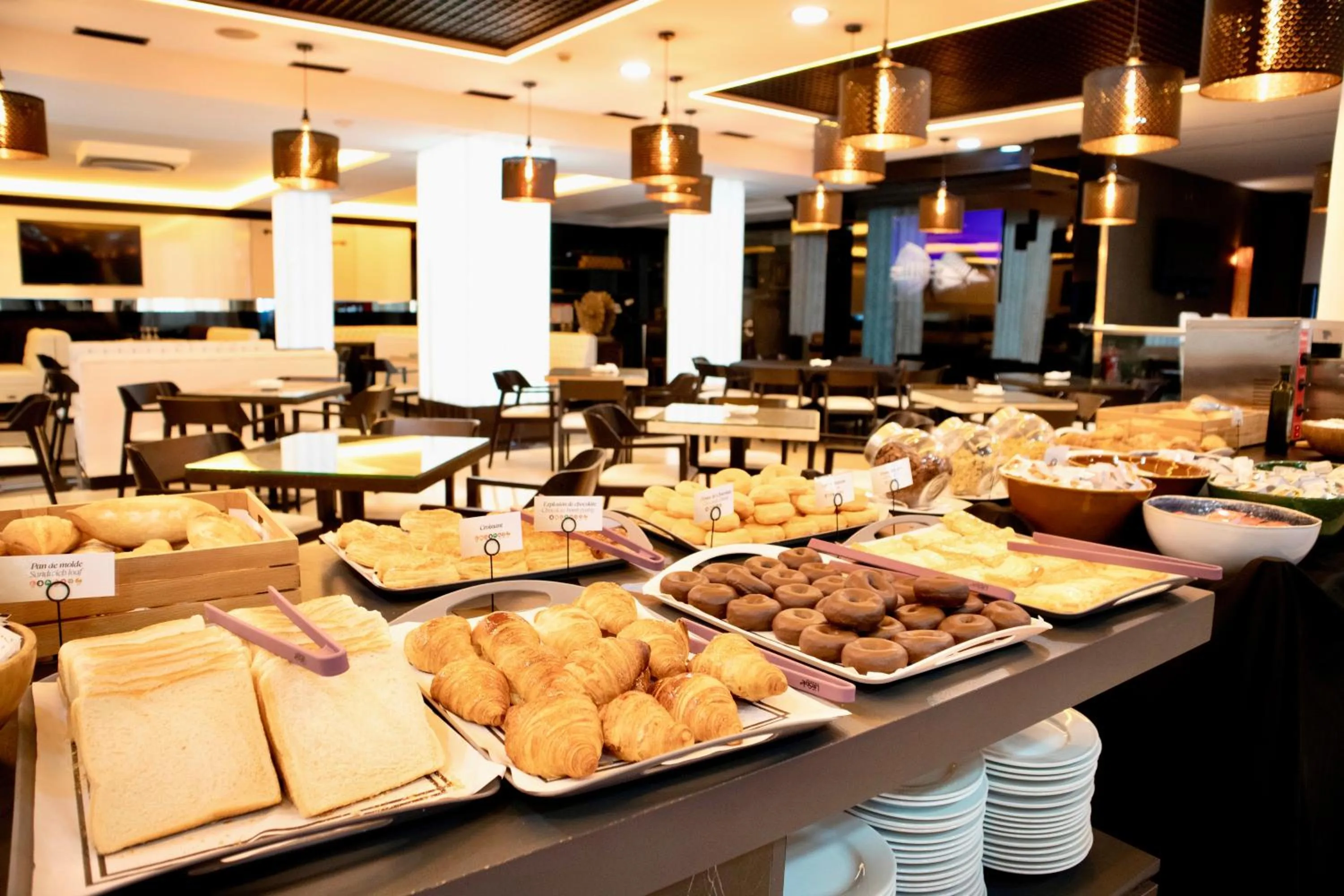 Restaurant/places to eat in Hotel Benetusser