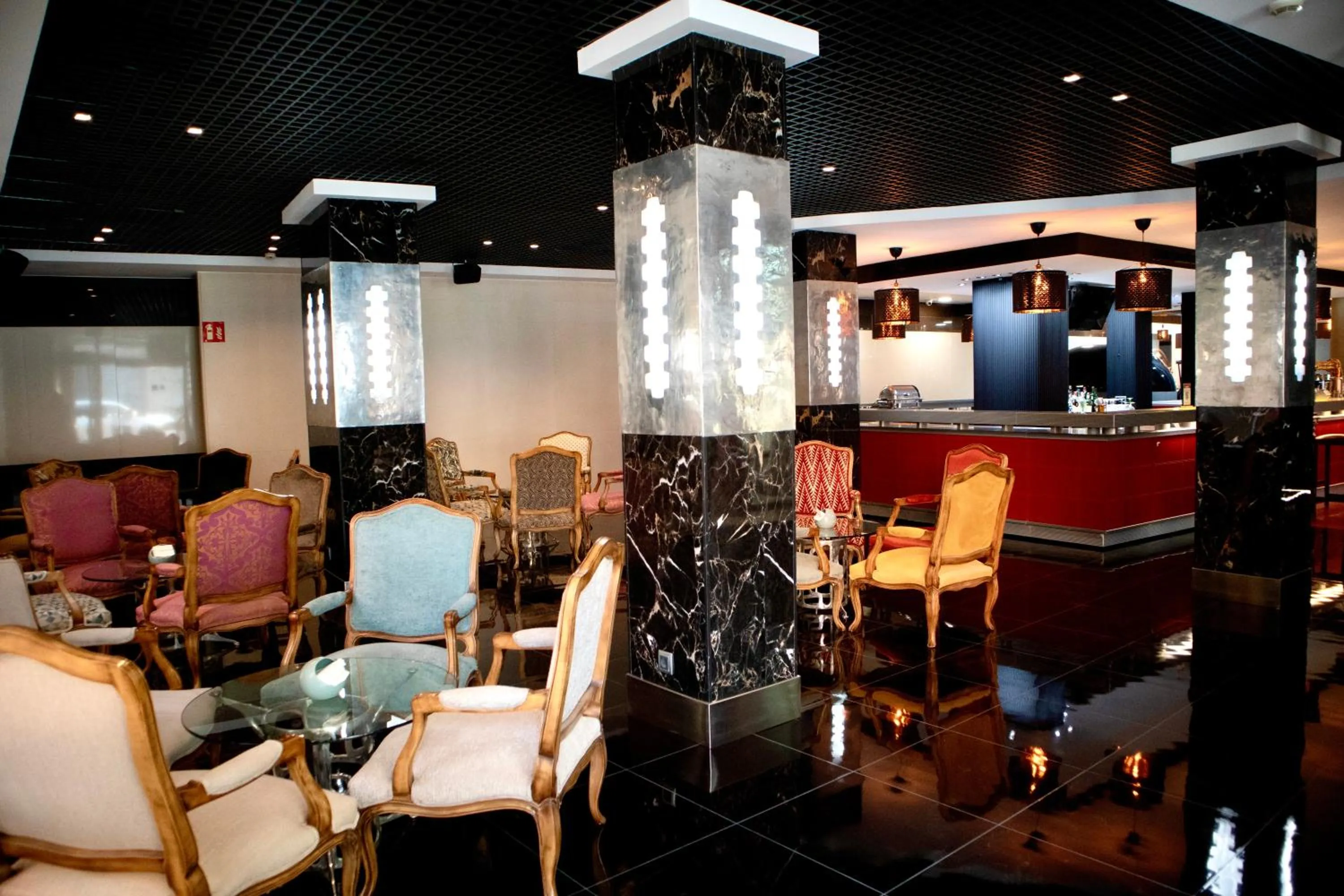 Communal lounge/ TV room in Hotel Benetusser